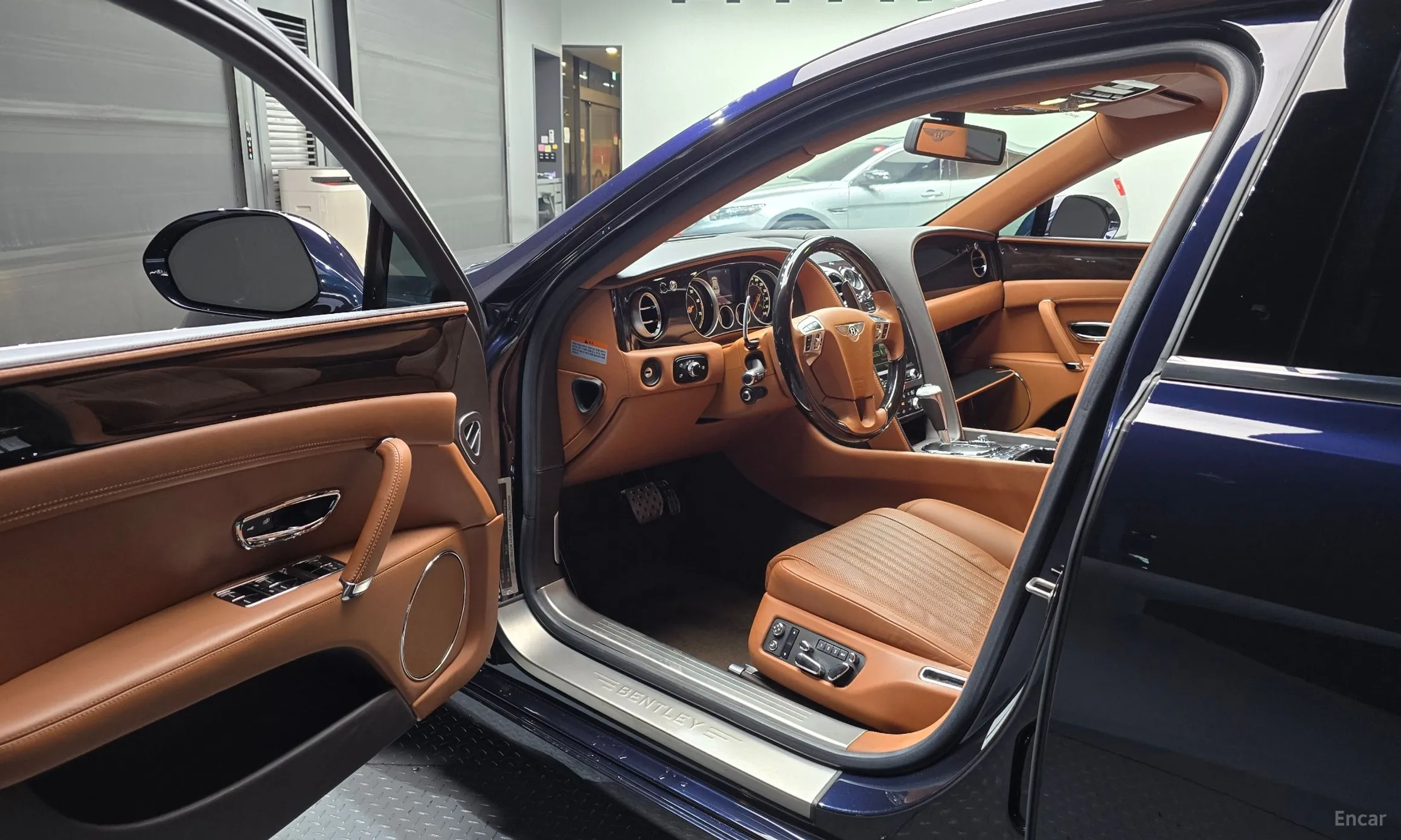 Bentley Flying Spur 2nd Generation превью 10