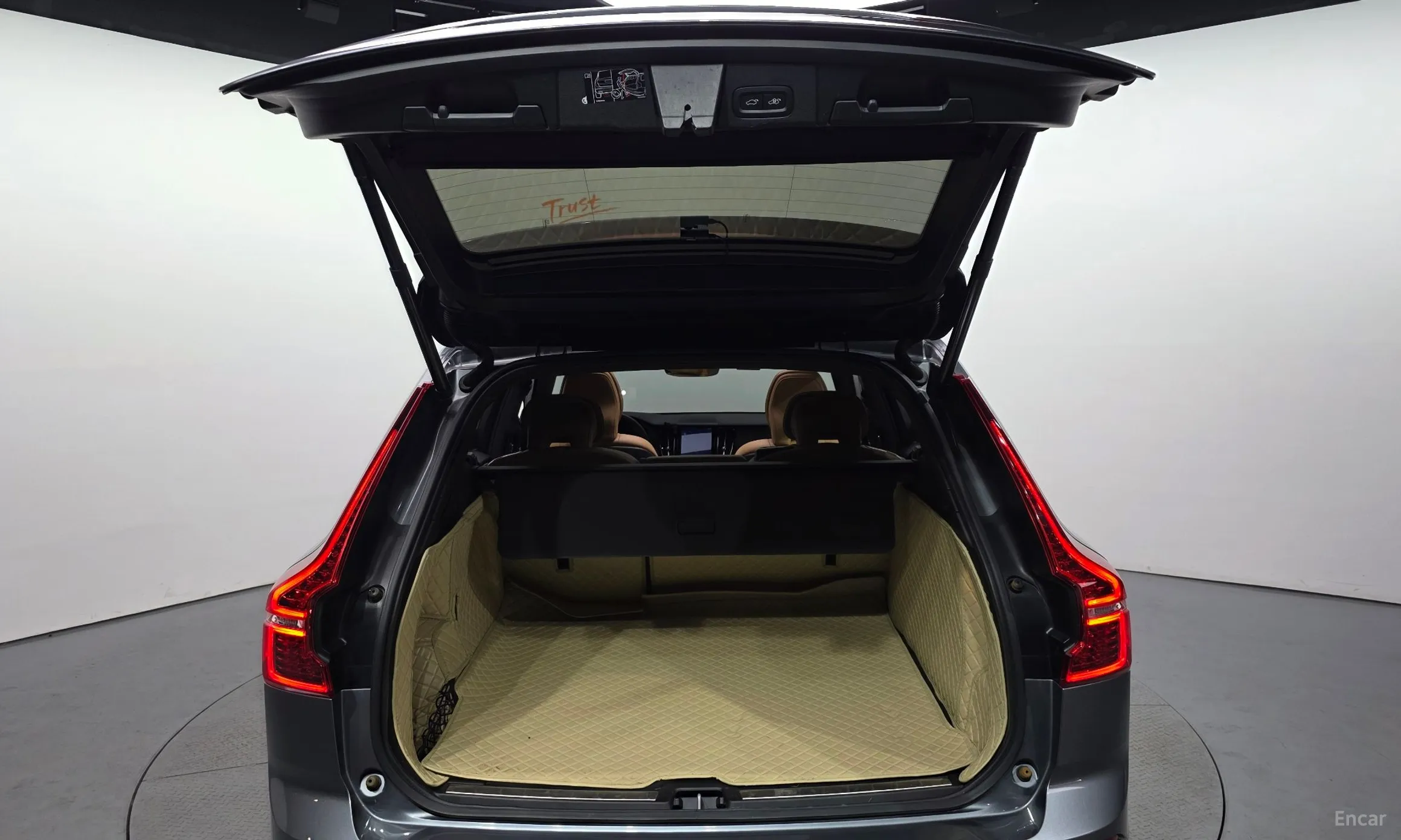 Volvo XC60 Gen 2 превью 20