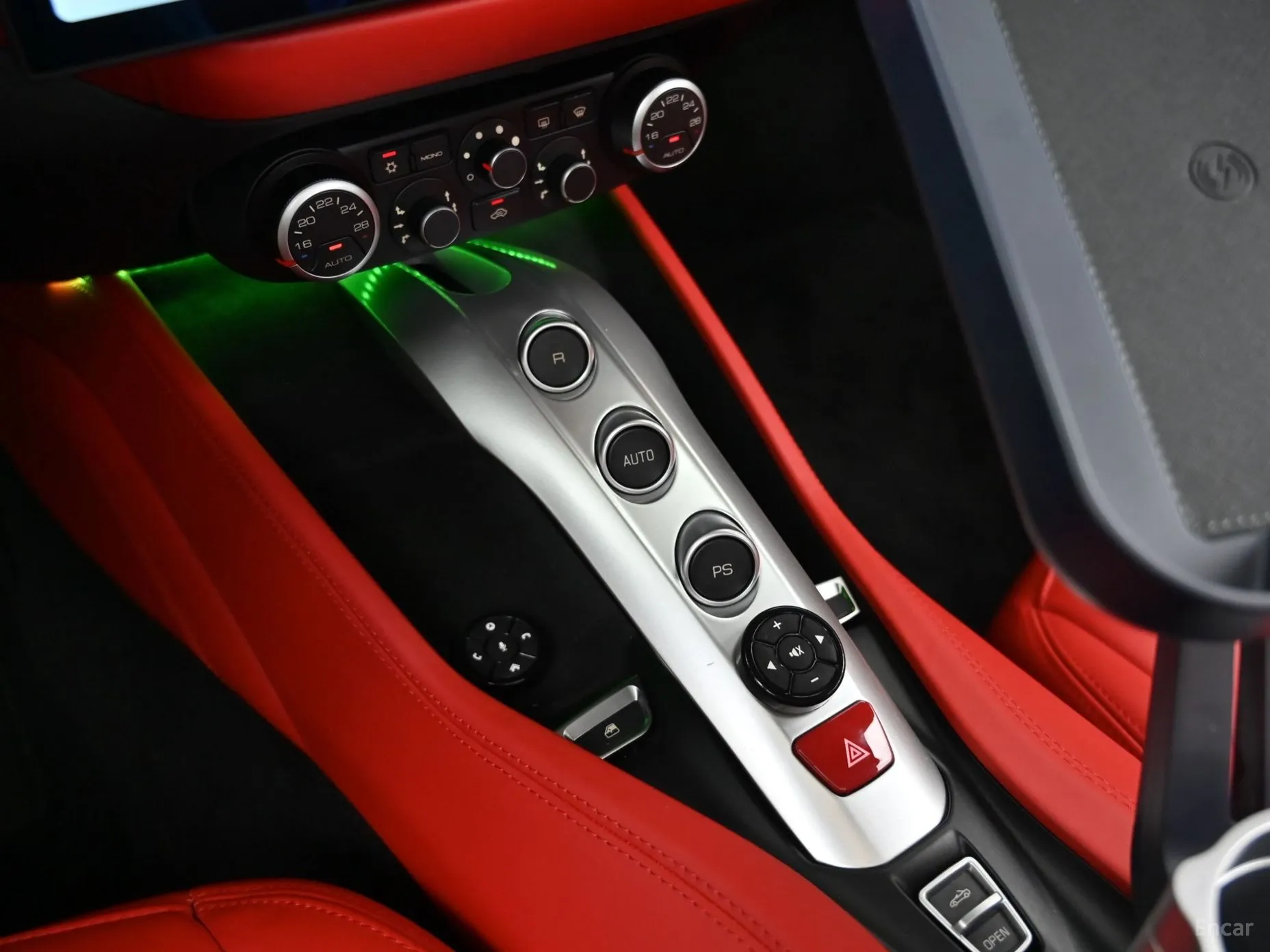 Ferrari California превью 10