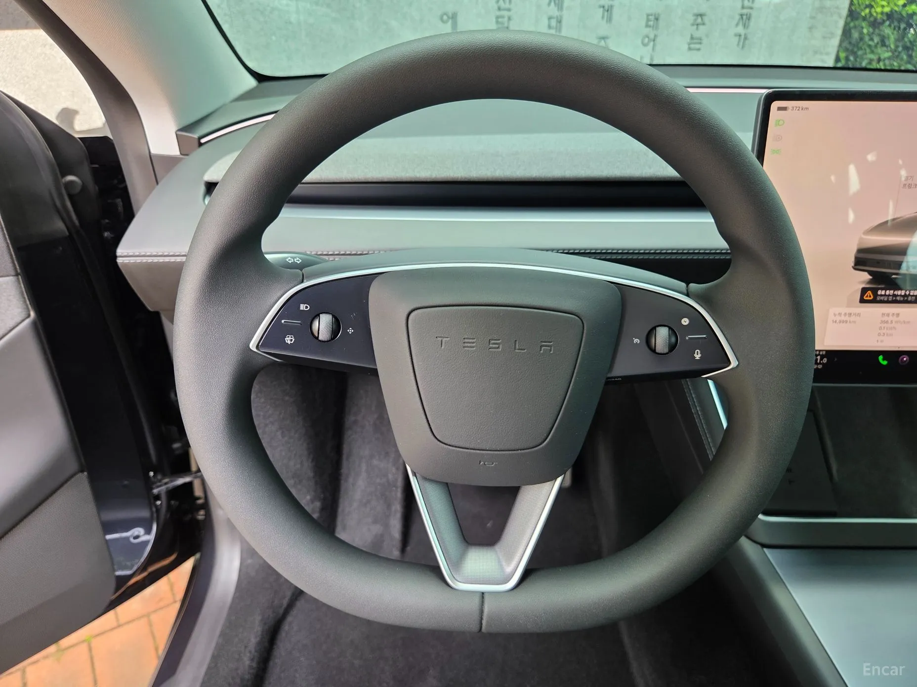 Tesla Model Y превью 10