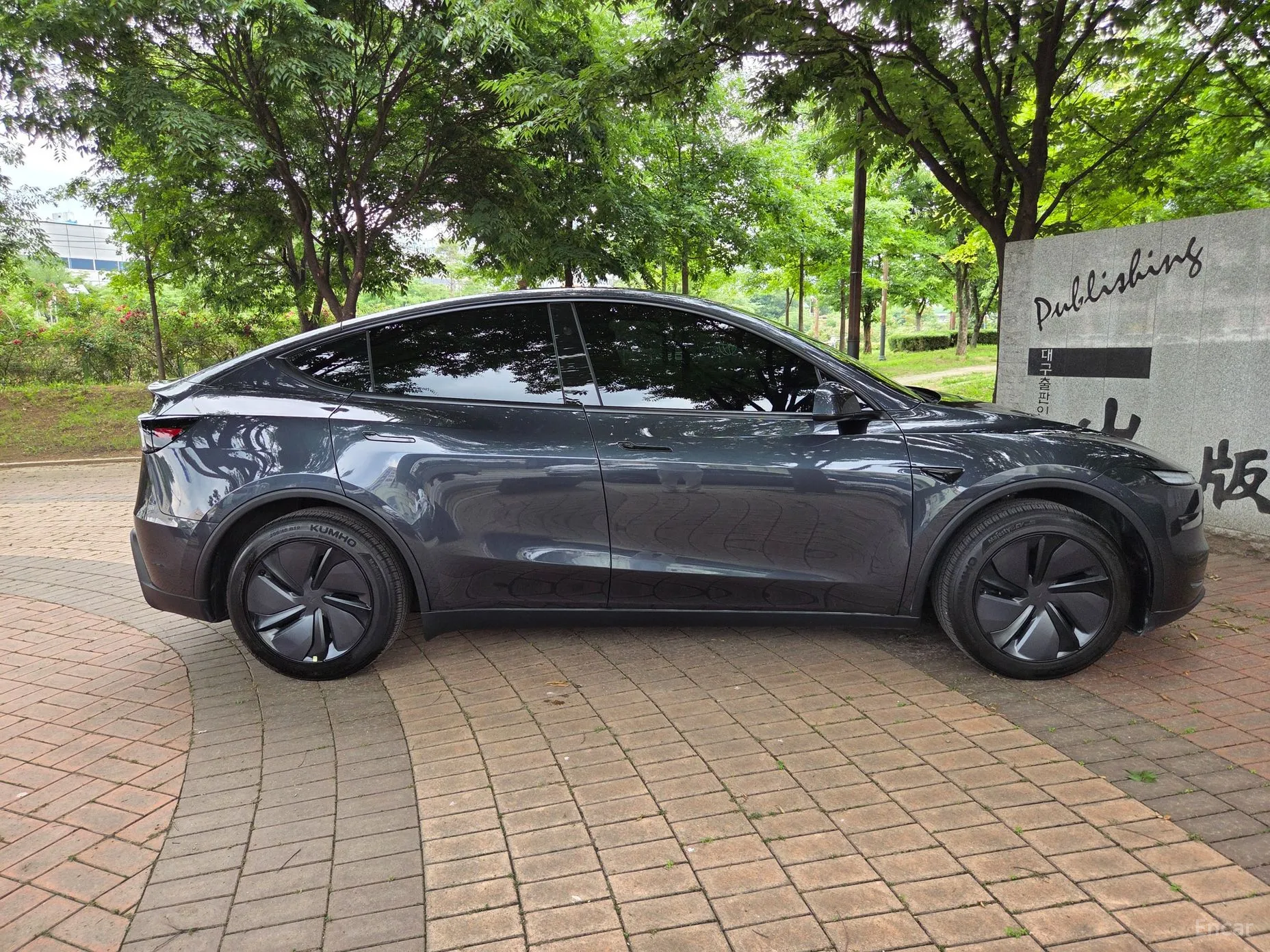 Tesla Model Y превью 7