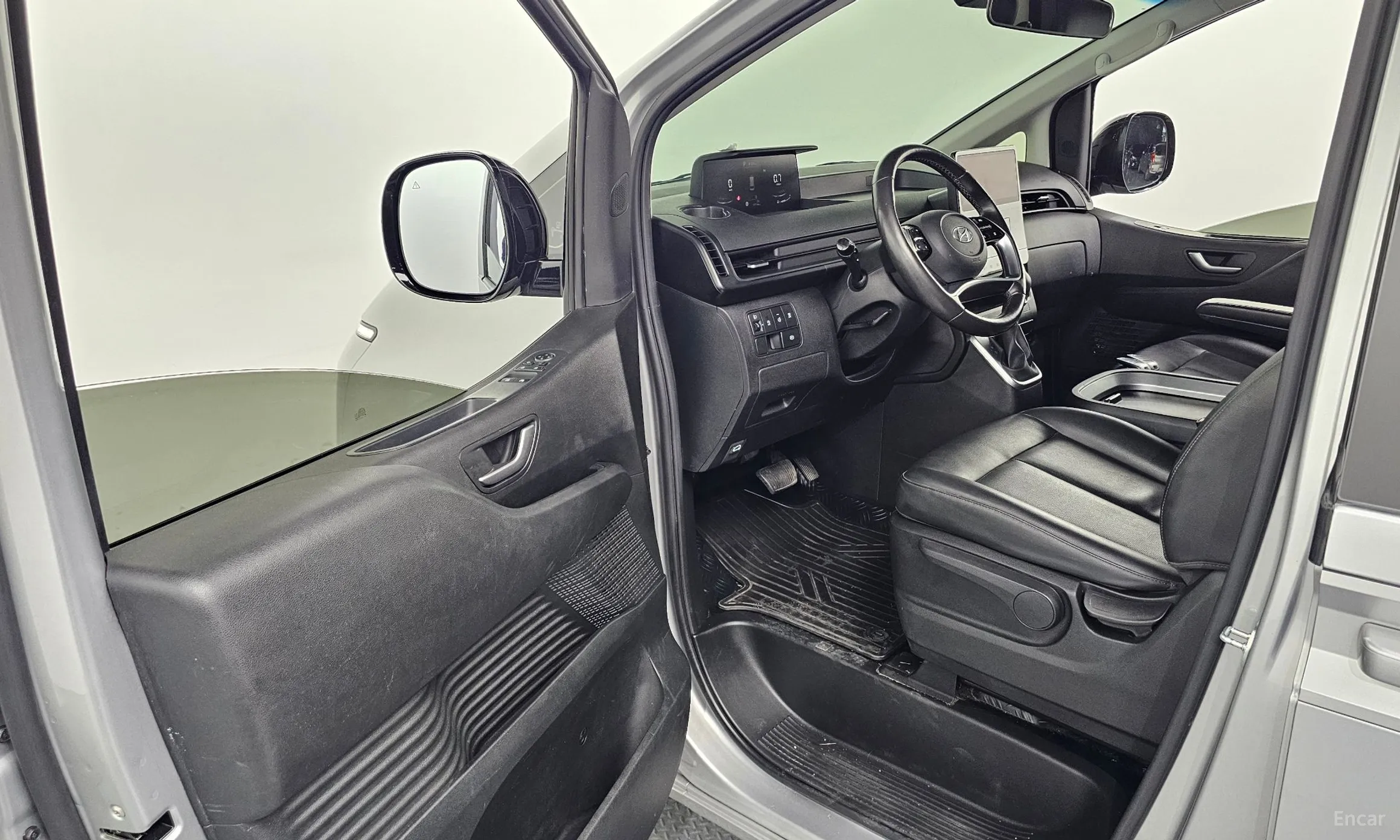 Hyundai Staria превью 10