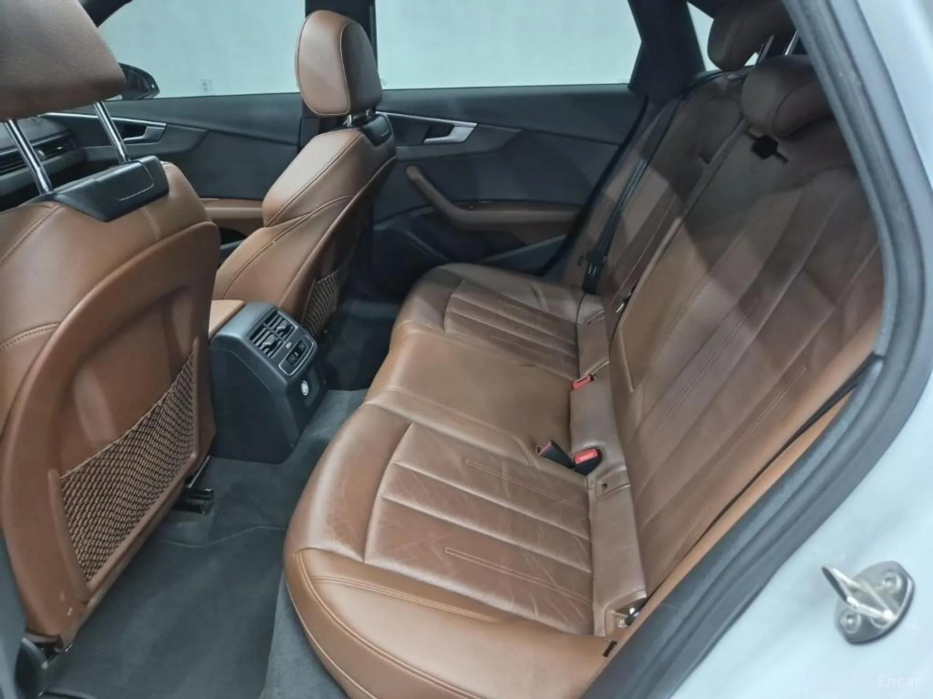 Audi A4 (B9) превью 14