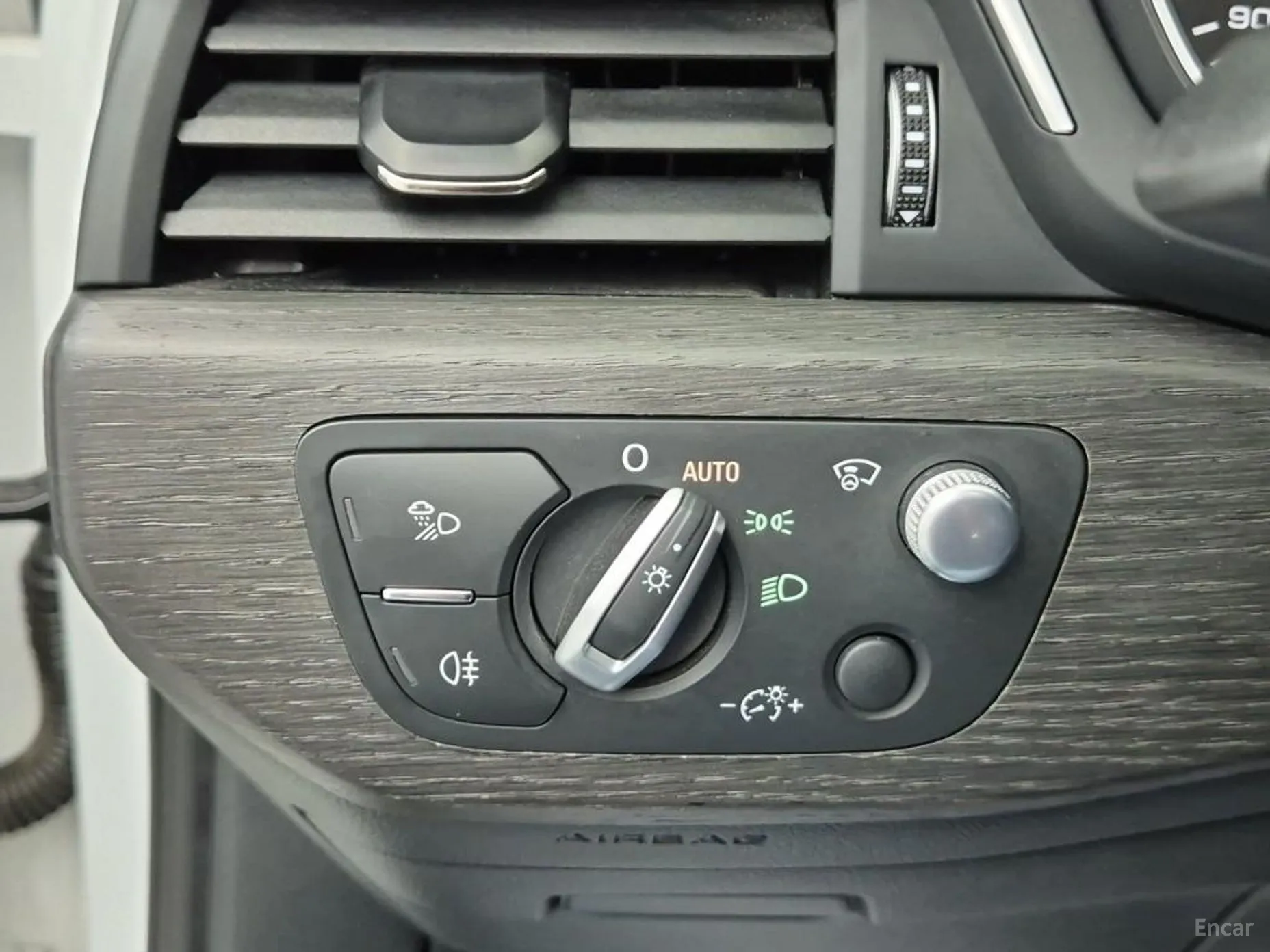 Audi A4 (B9) превью 16