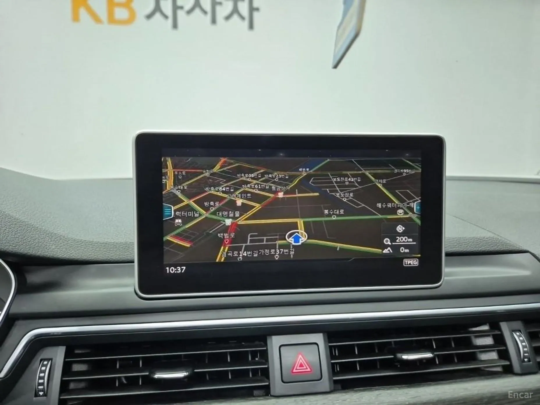 Audi A4 (B9) превью 9