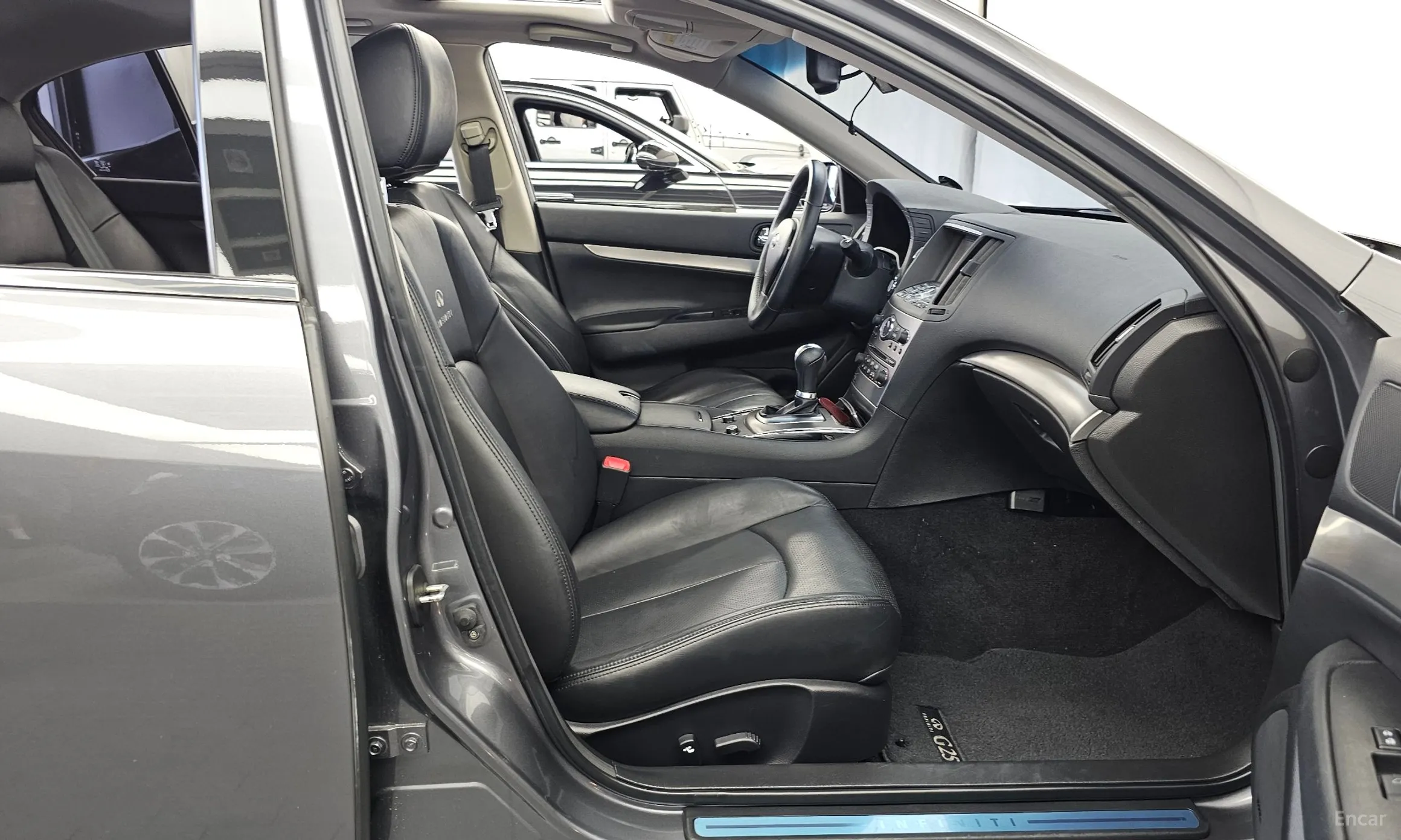 Infiniti G25 превью 11