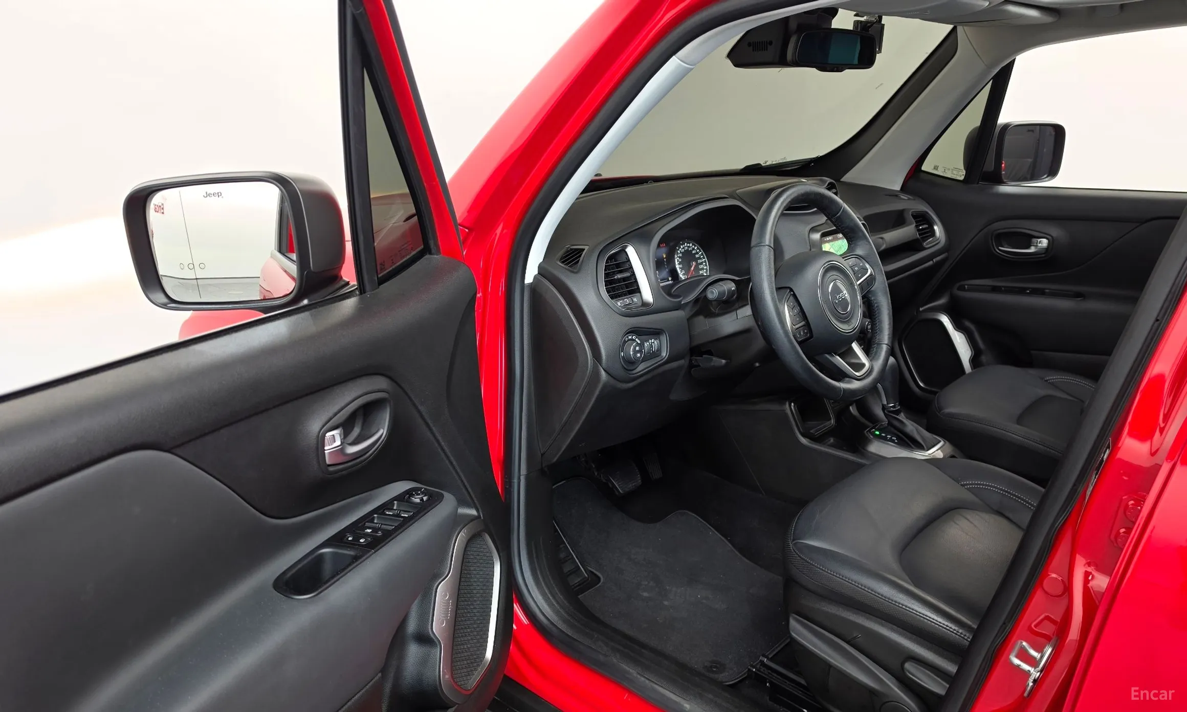 Jeep Renegade превью 10