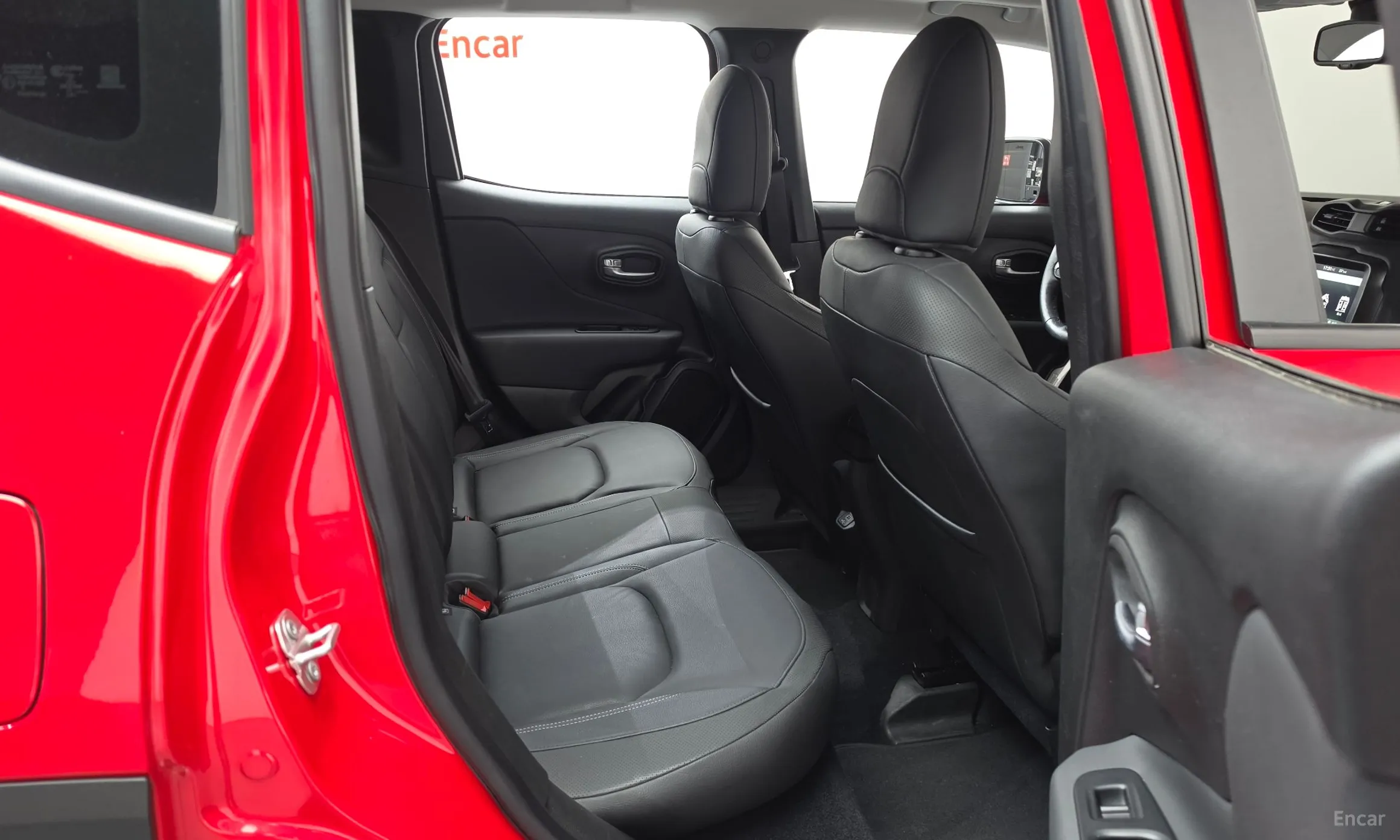 Jeep Renegade превью 11