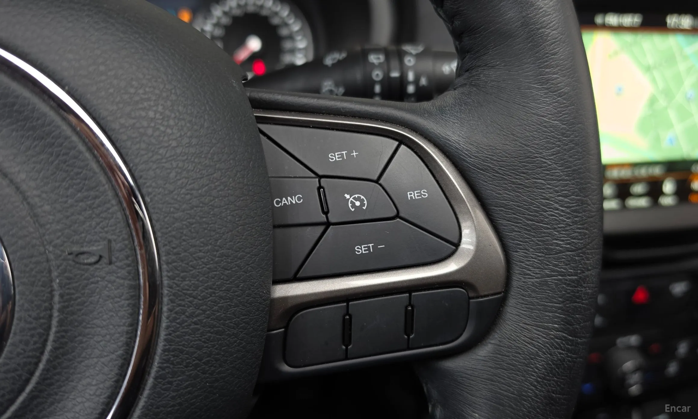 Jeep Renegade превью 17