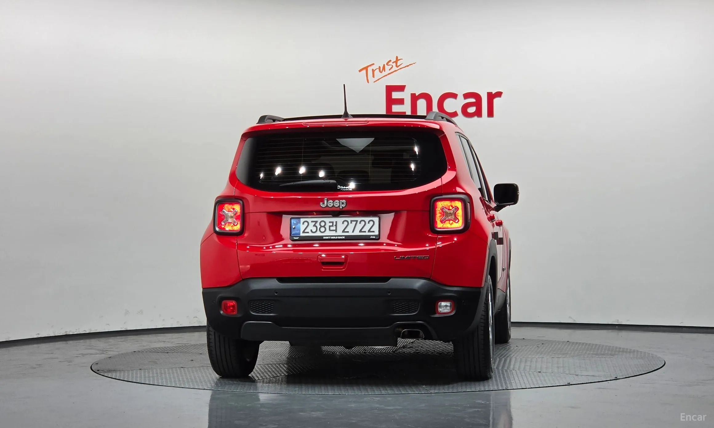 Jeep Renegade превью 4