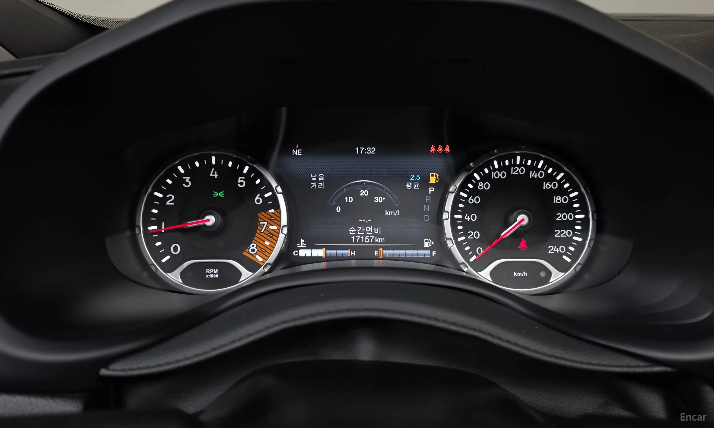 Jeep Renegade превью 8