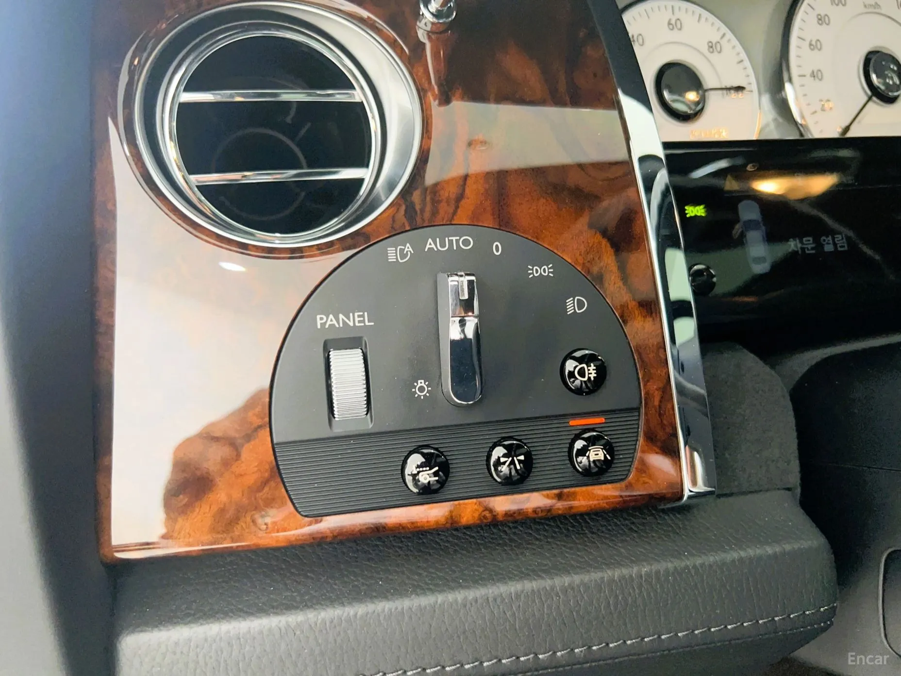 Rolls-Royce Ghost превью 11