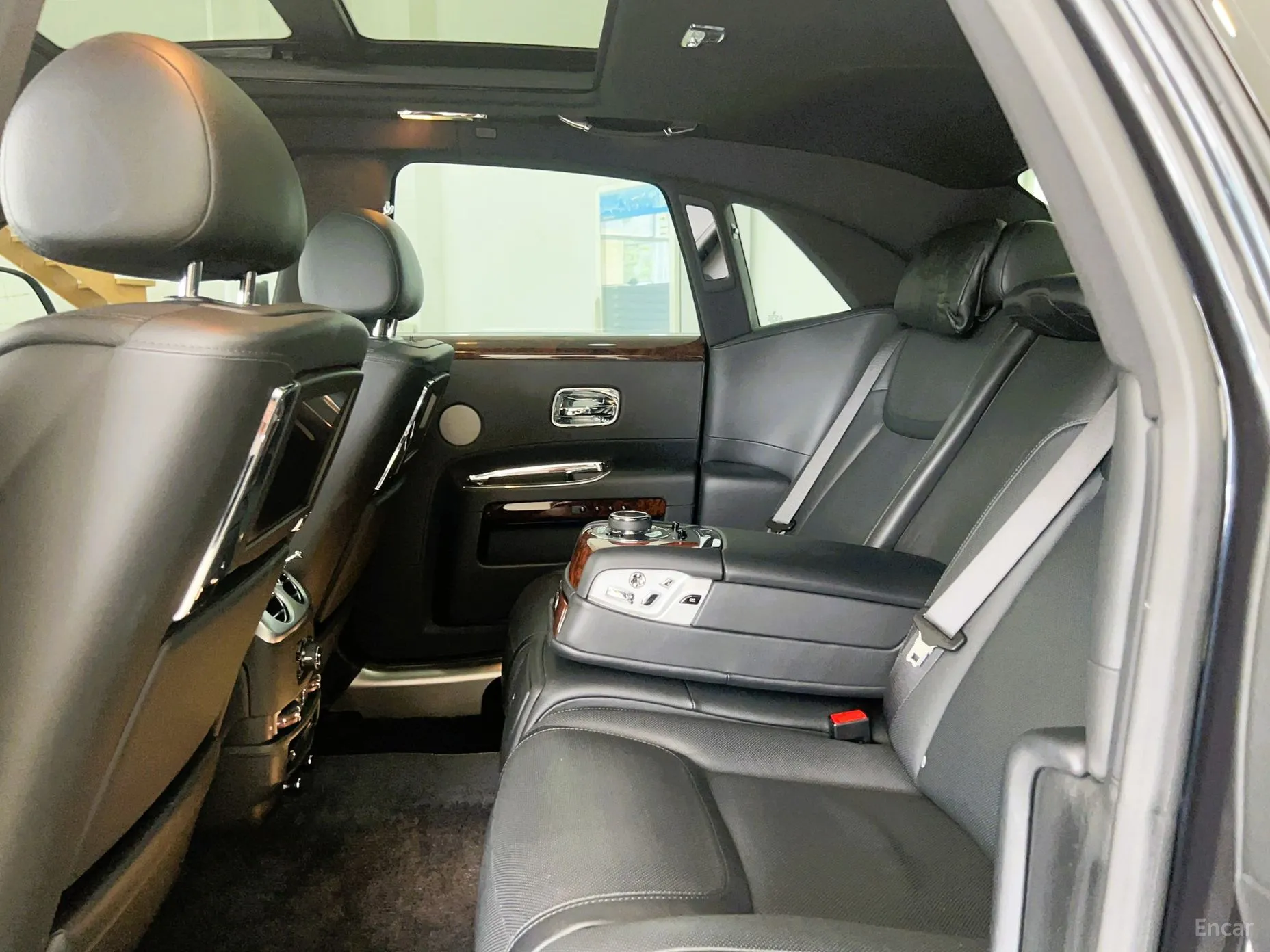 Rolls-Royce Ghost превью 18