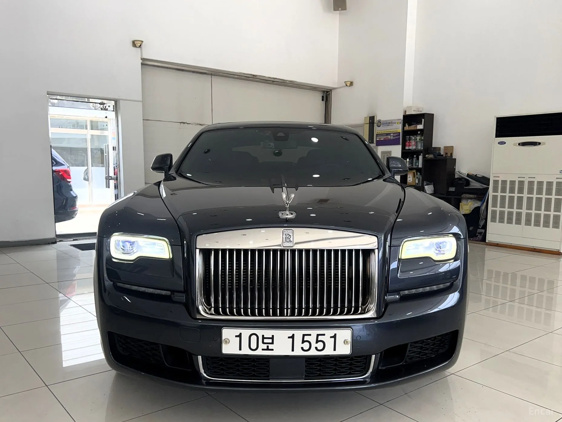Rolls-Royce Ghost превью 3