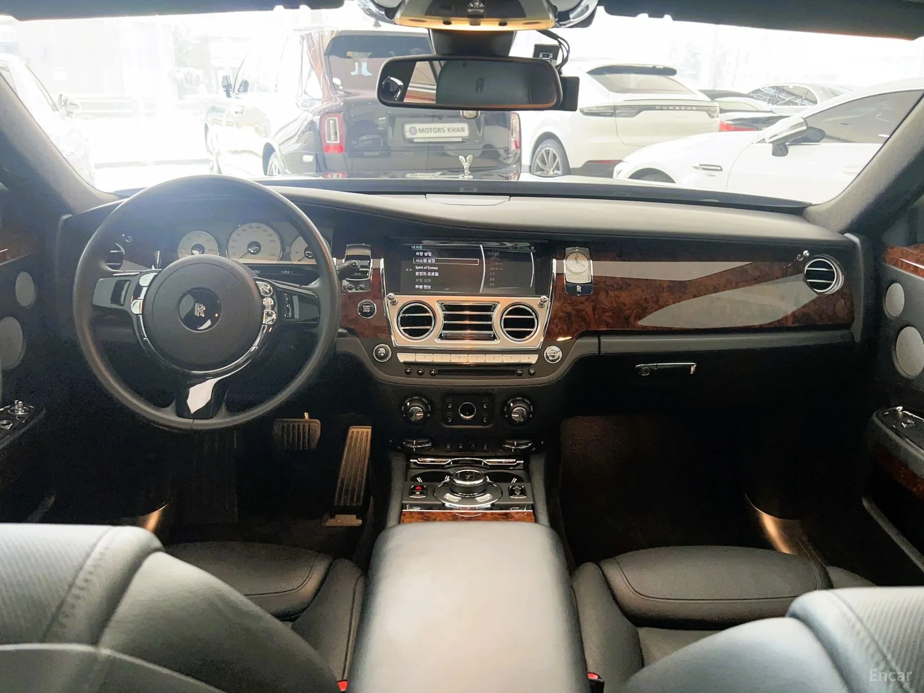 Rolls-Royce Ghost превью 7