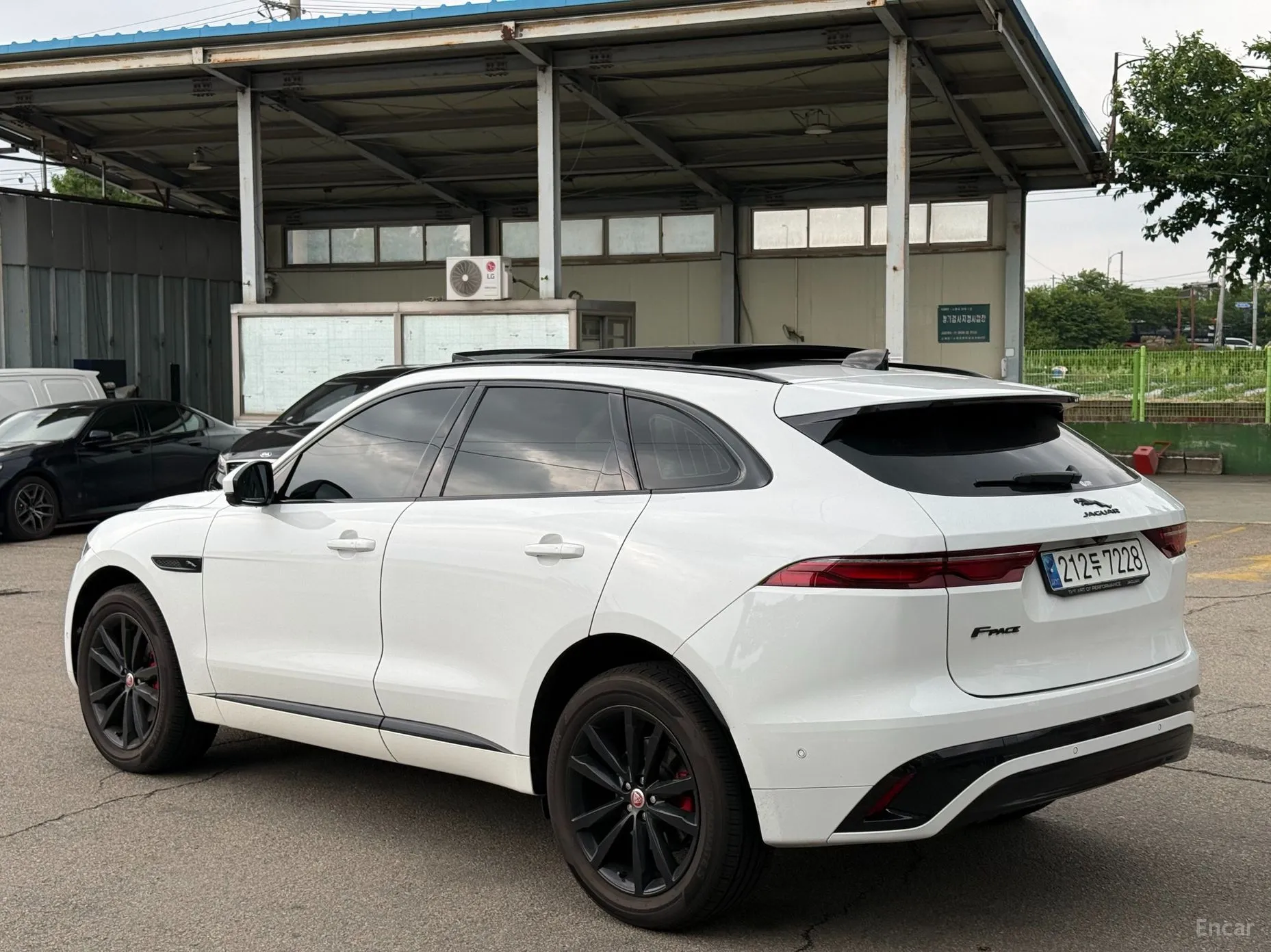 Jaguar F-PACE