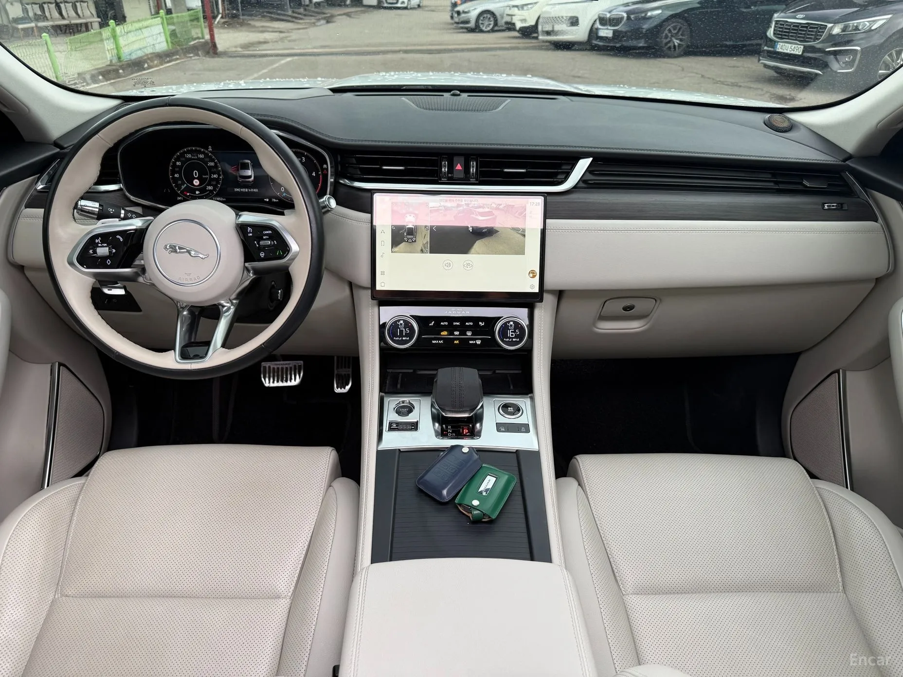 Jaguar F-PACE превью 5