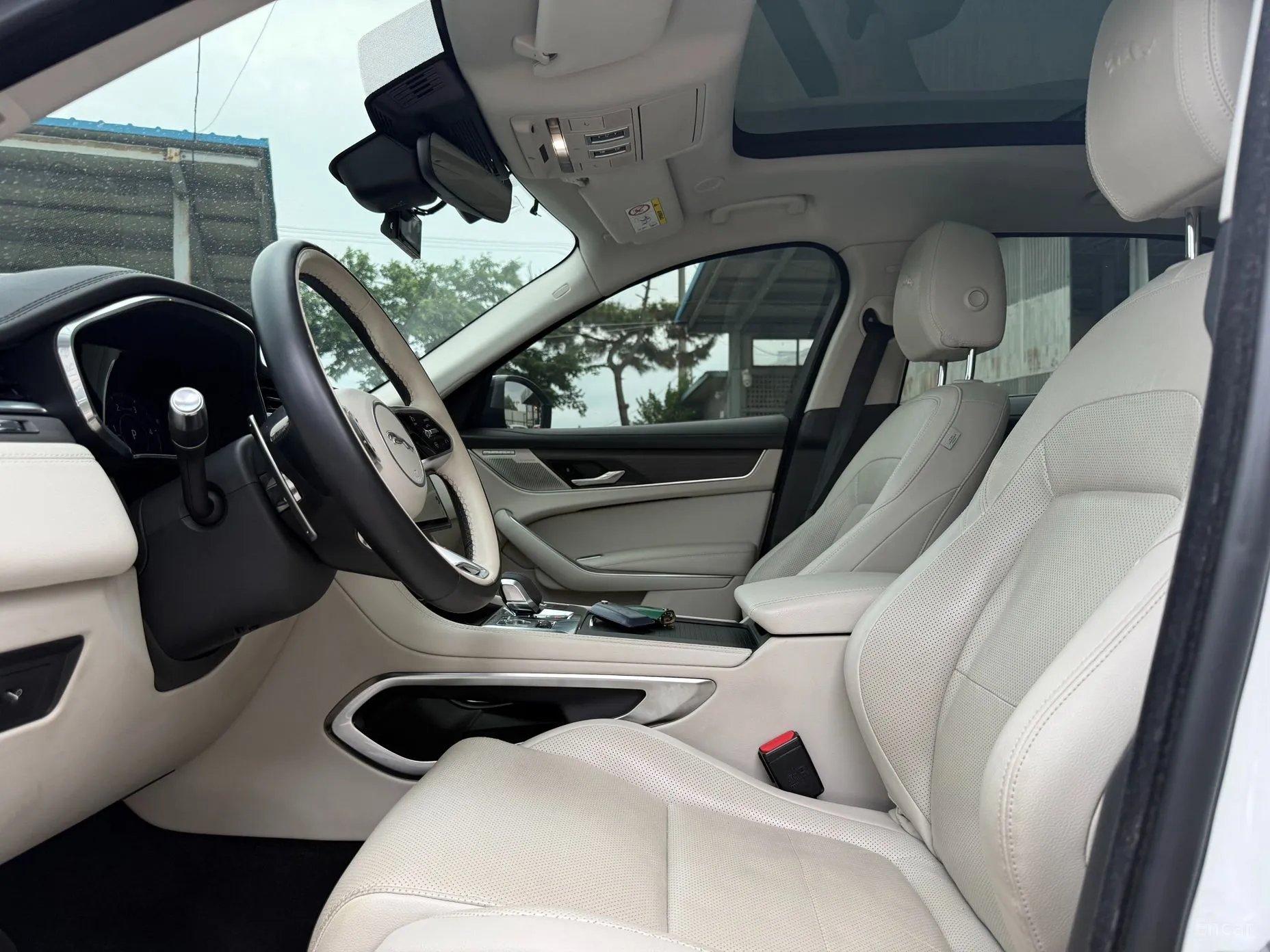 Jaguar F-PACE превью 6
