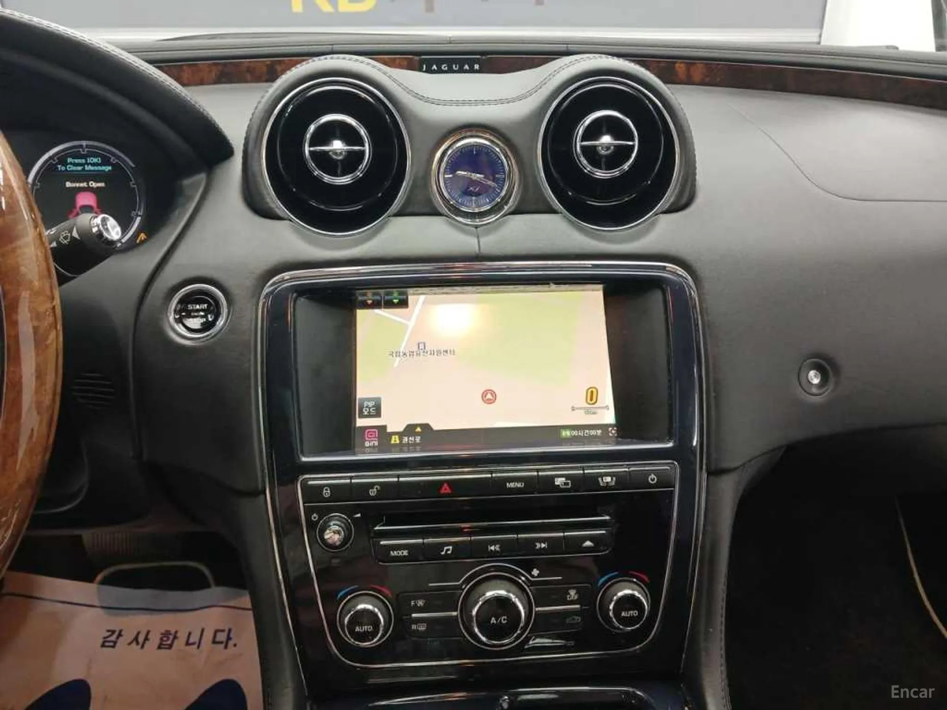 Jaguar All New XJ превью 17