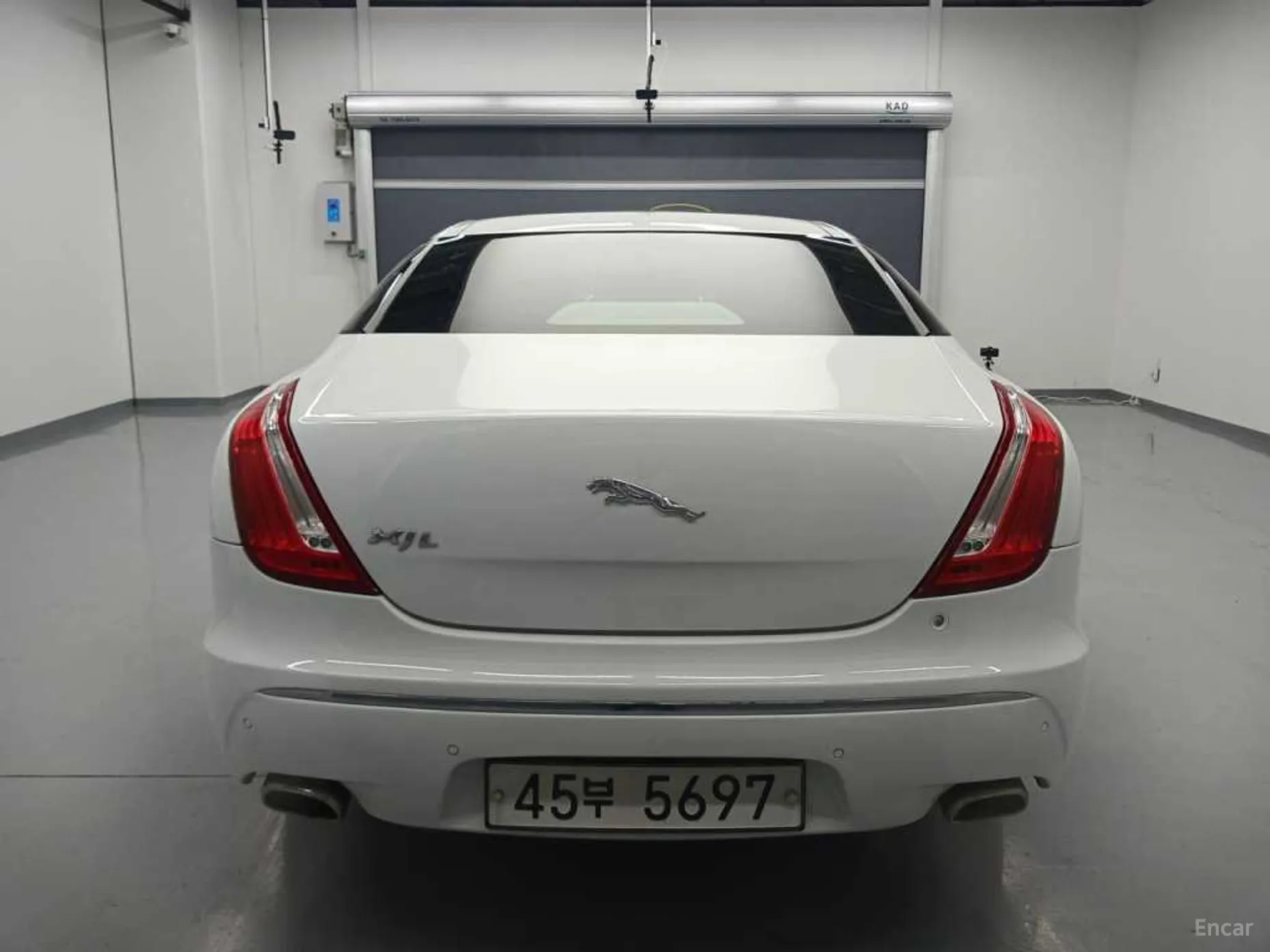 Jaguar All New XJ превью 4