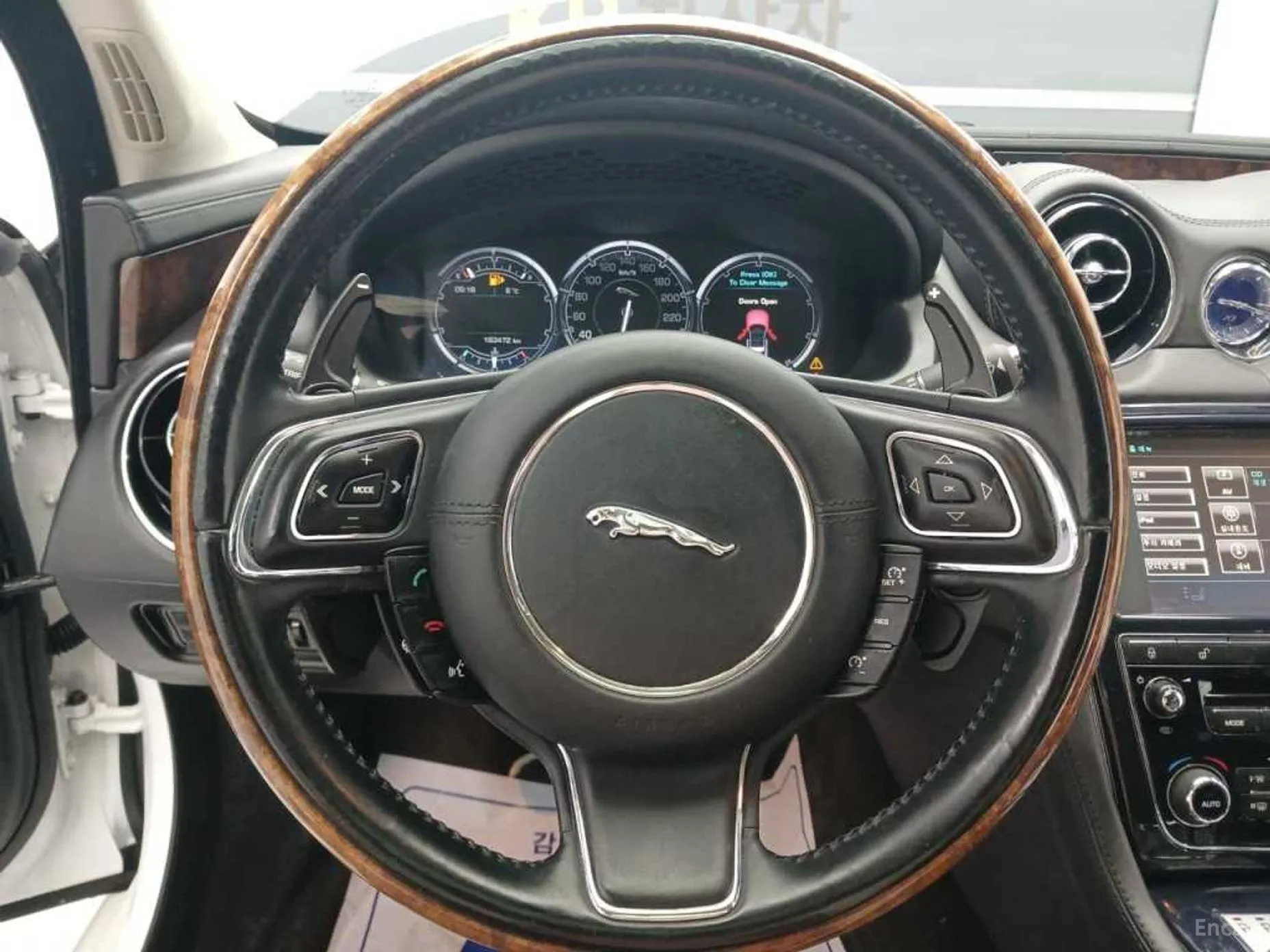 Jaguar All New XJ превью 9