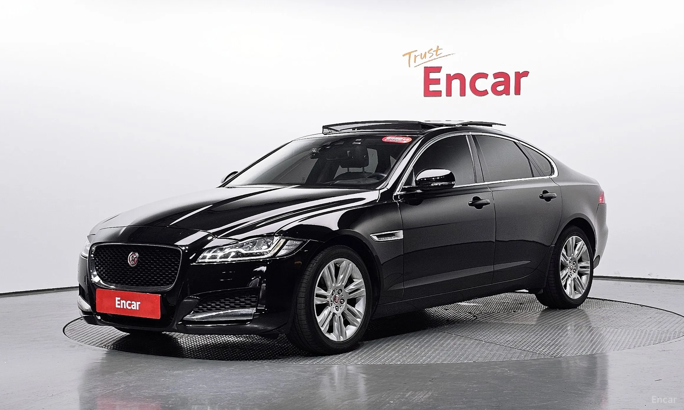 Jaguar XF (x260)