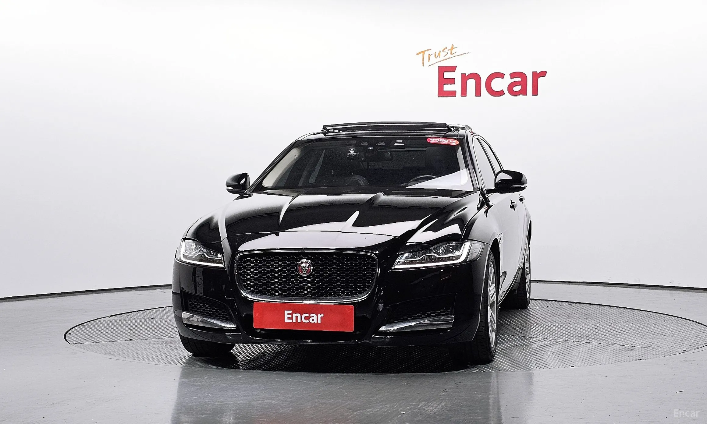 Jaguar XF (x260) превью 3