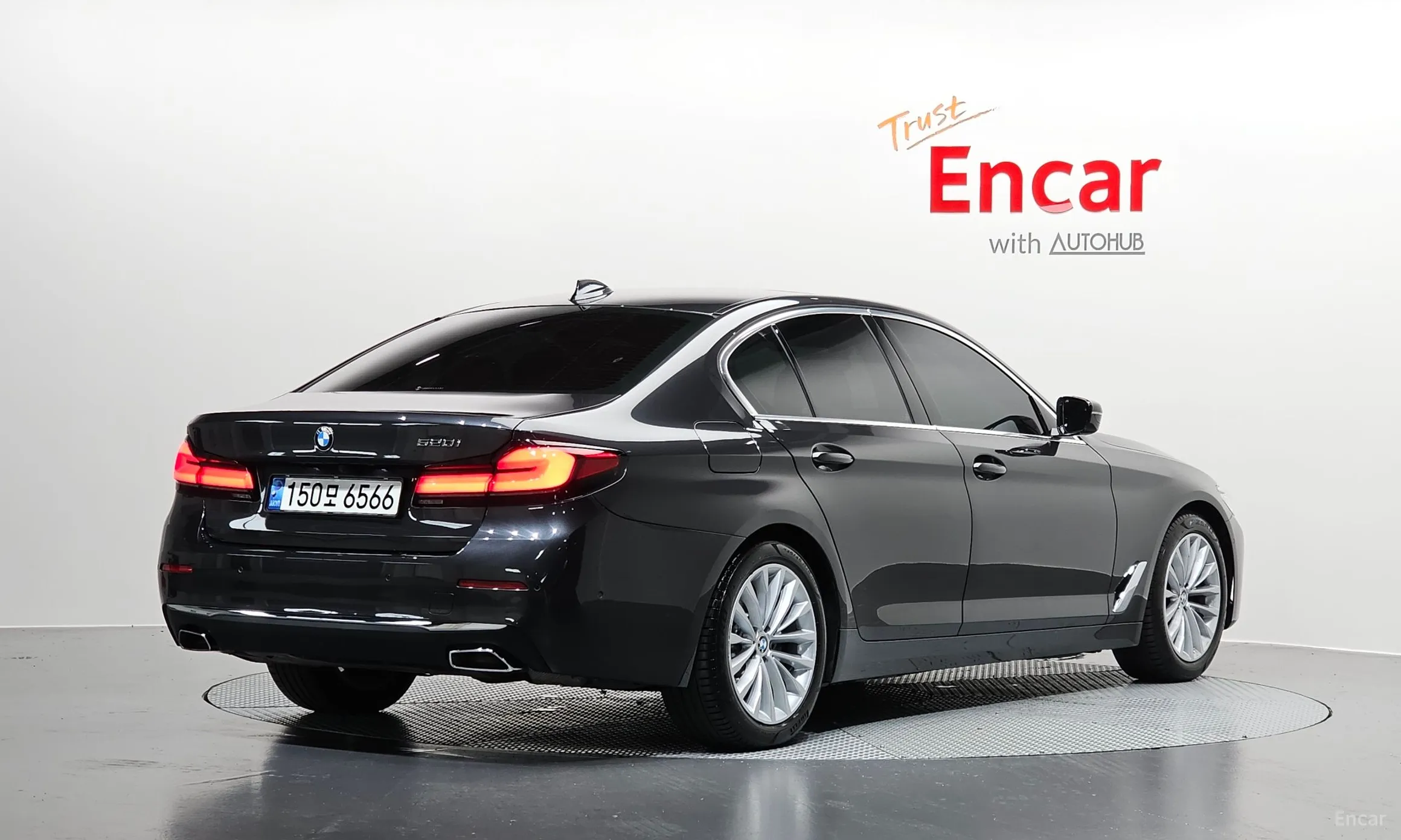 BMW 5 Series (G30) превью 2