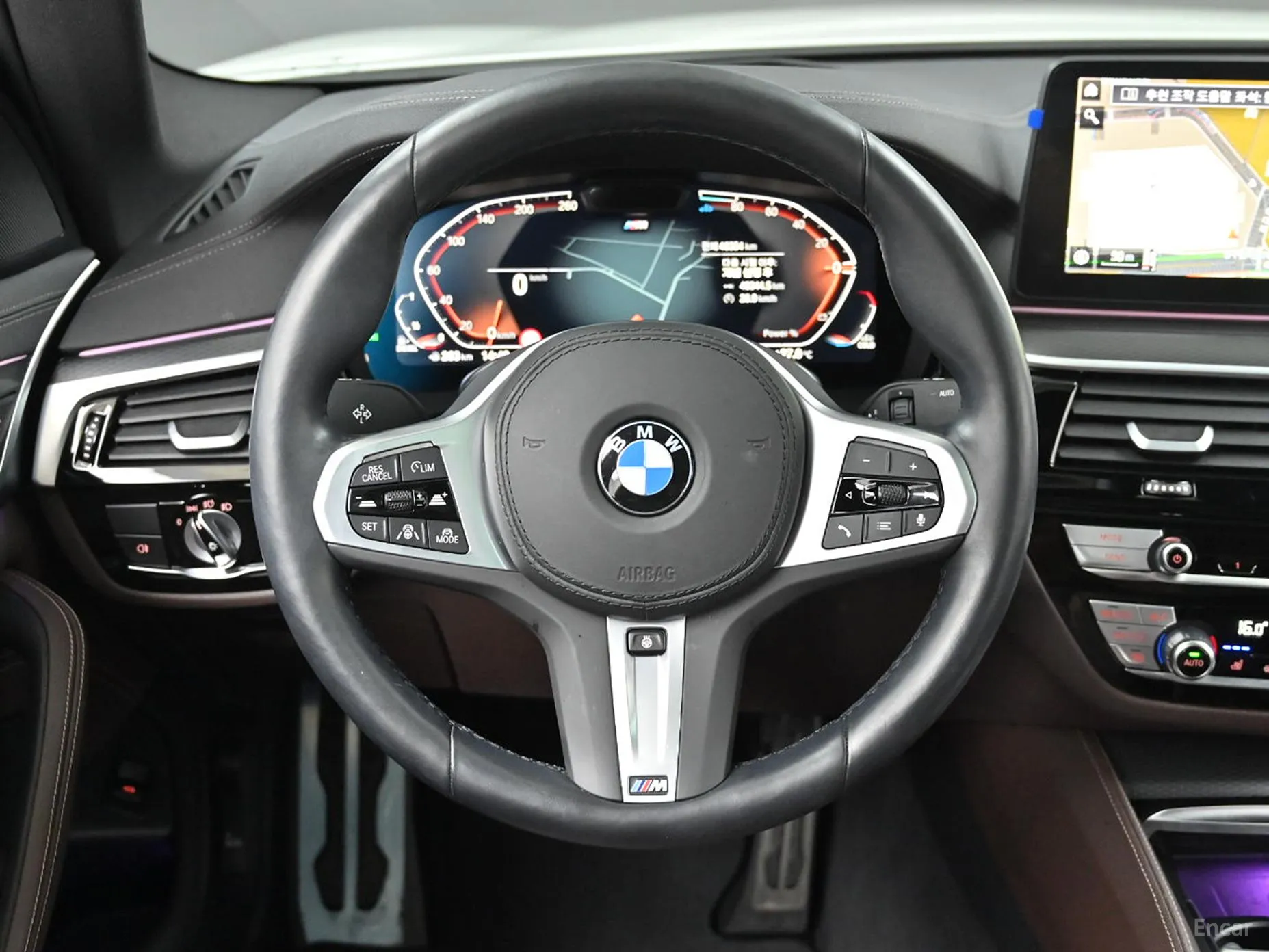 BMW 5 Series (G30) превью 13