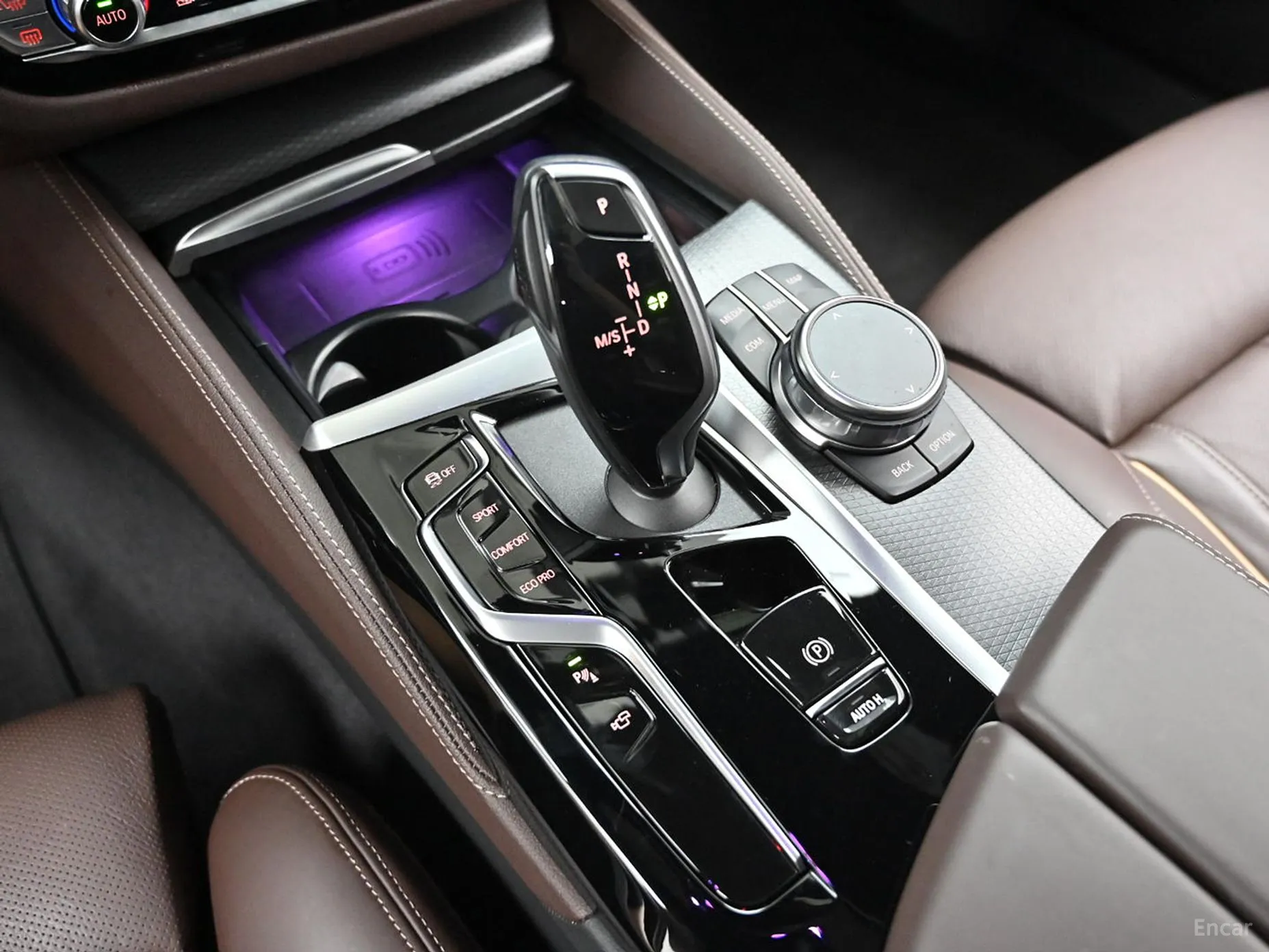 BMW 5 Series (G30) превью 9