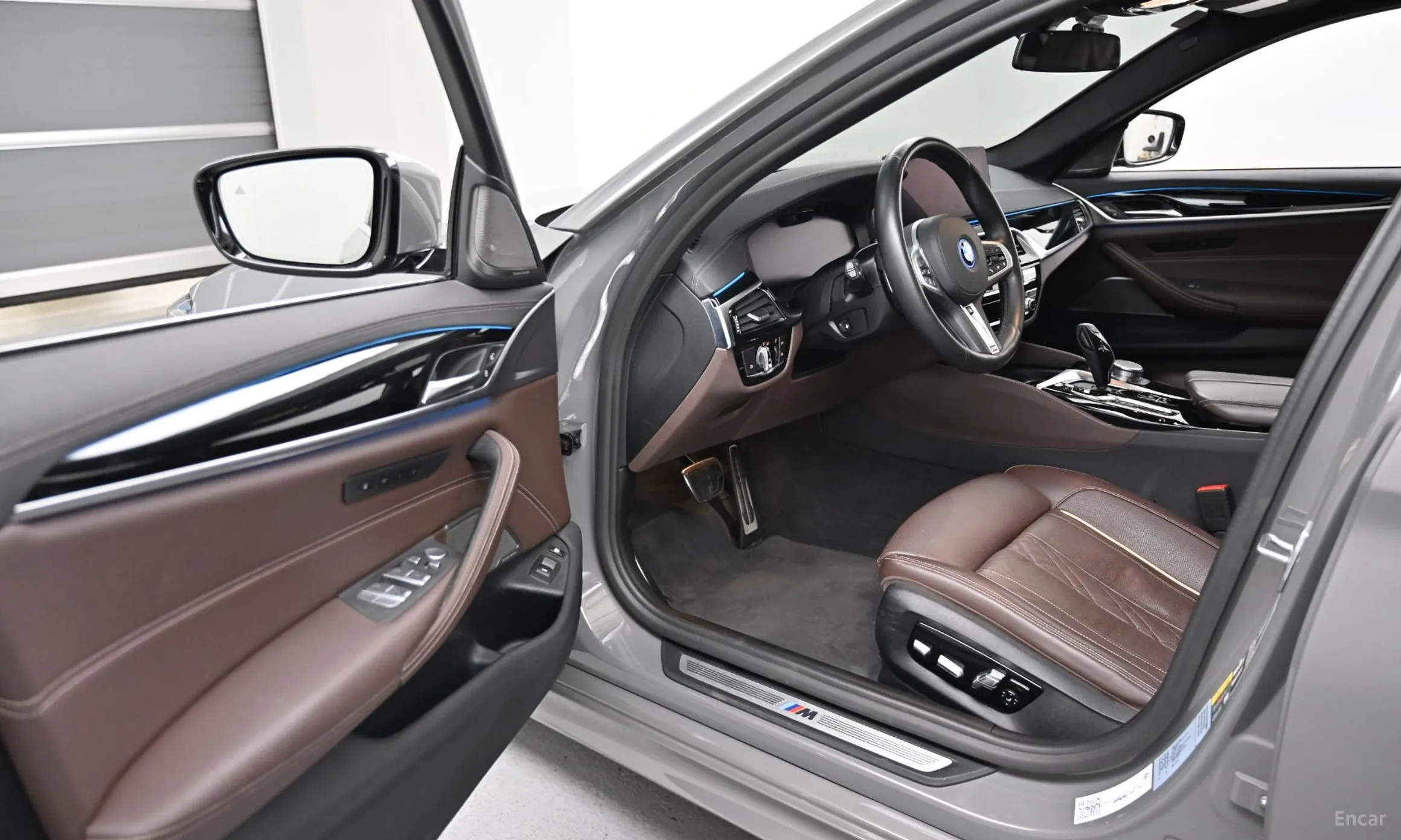BMW 5 Series (G30) превью 11