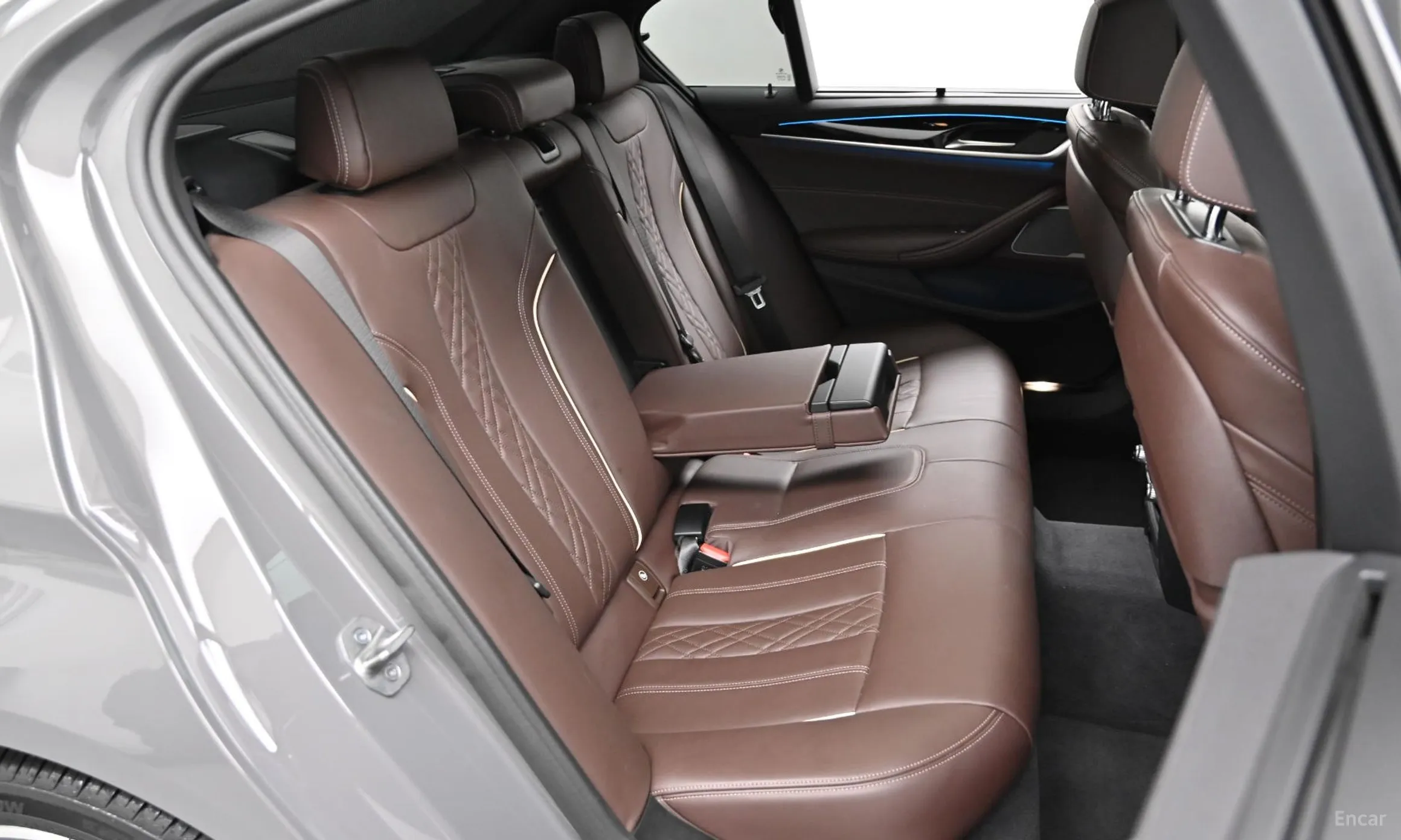 BMW 5 Series (G30) превью 12