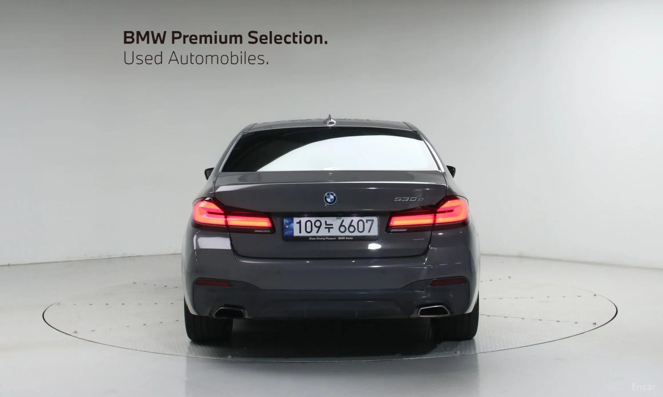 BMW 5 Series (G30) превью 4