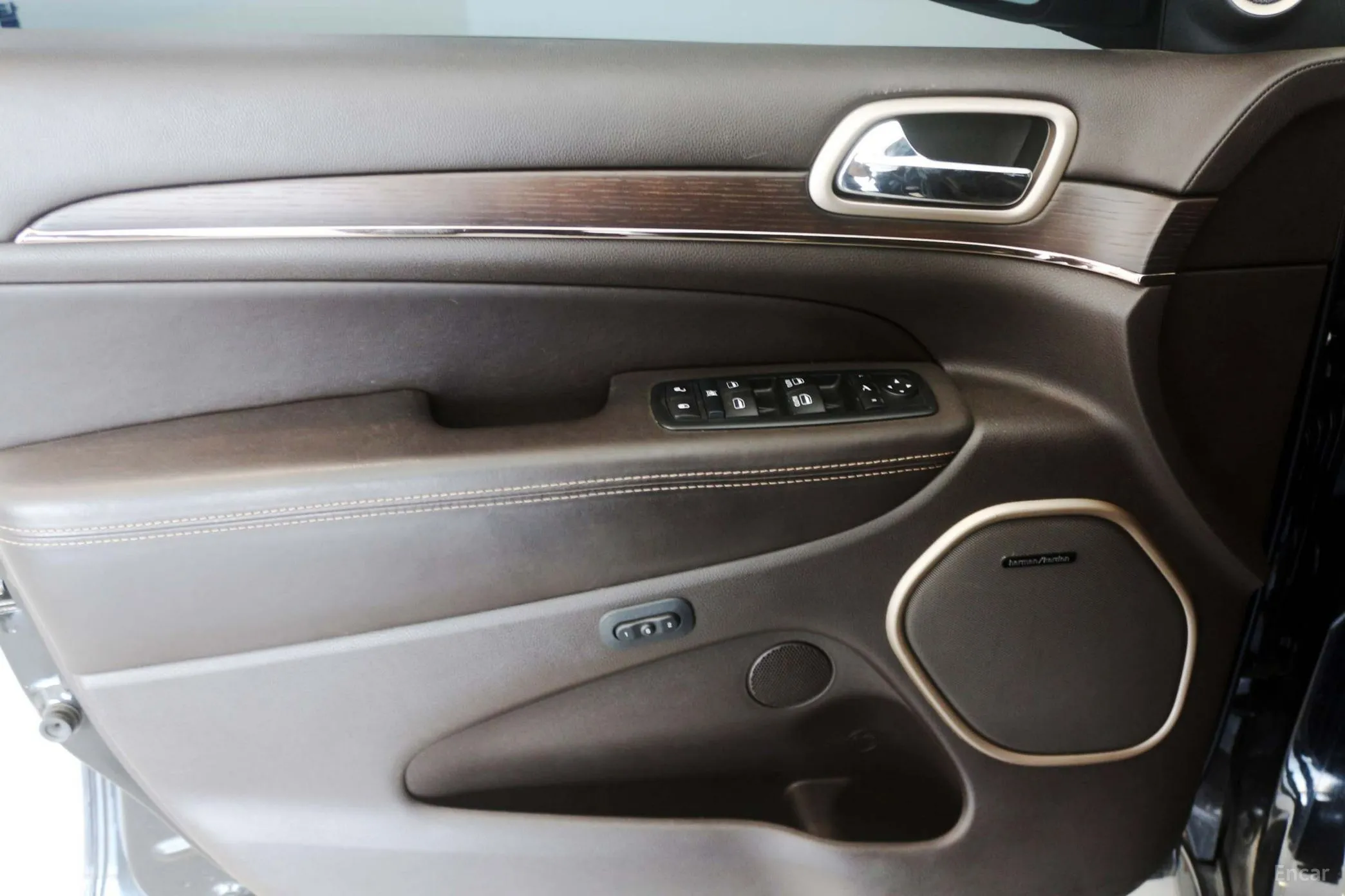 Jeep Grand Cherokee превью 14