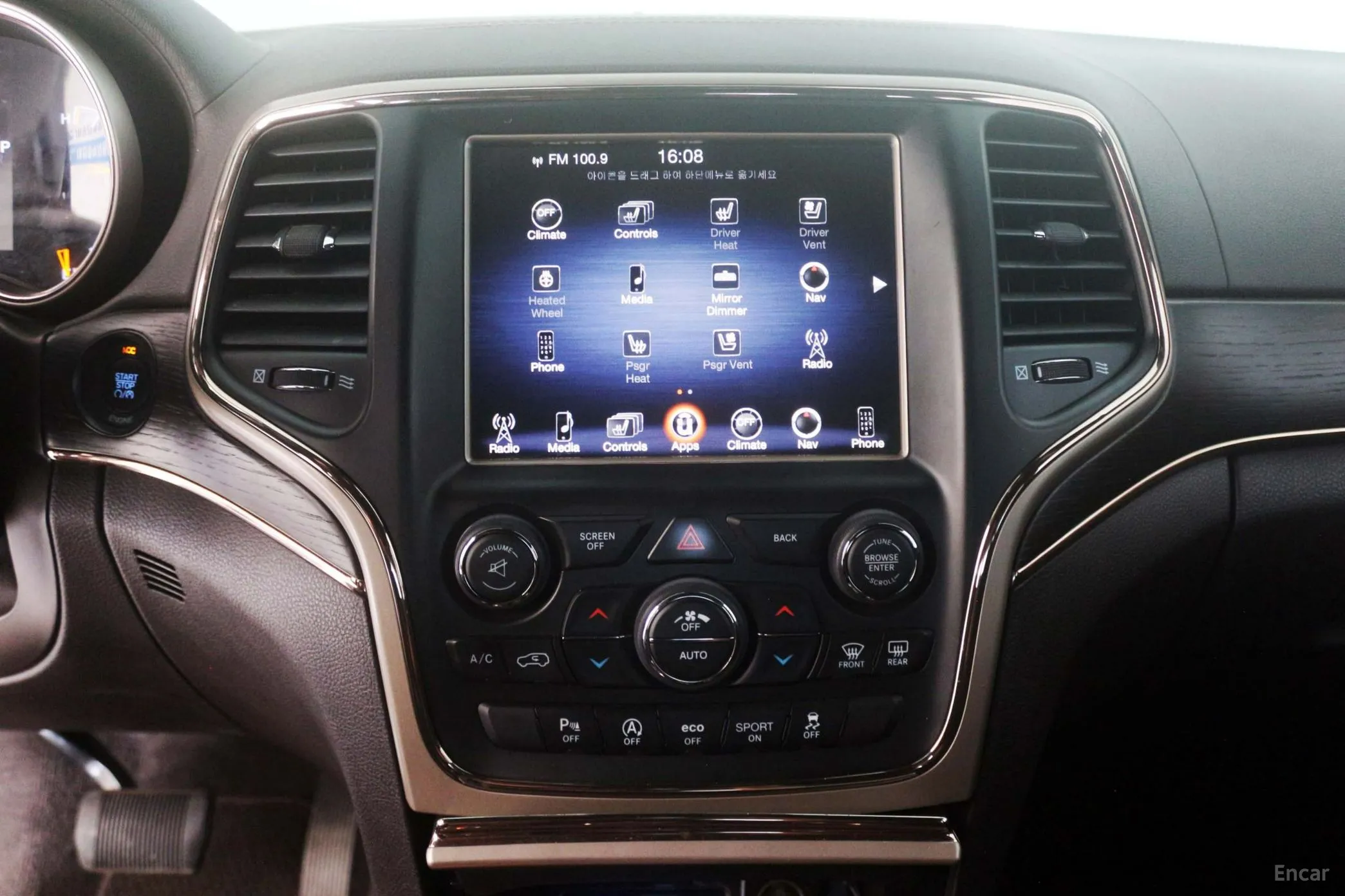 Jeep Grand Cherokee превью 18