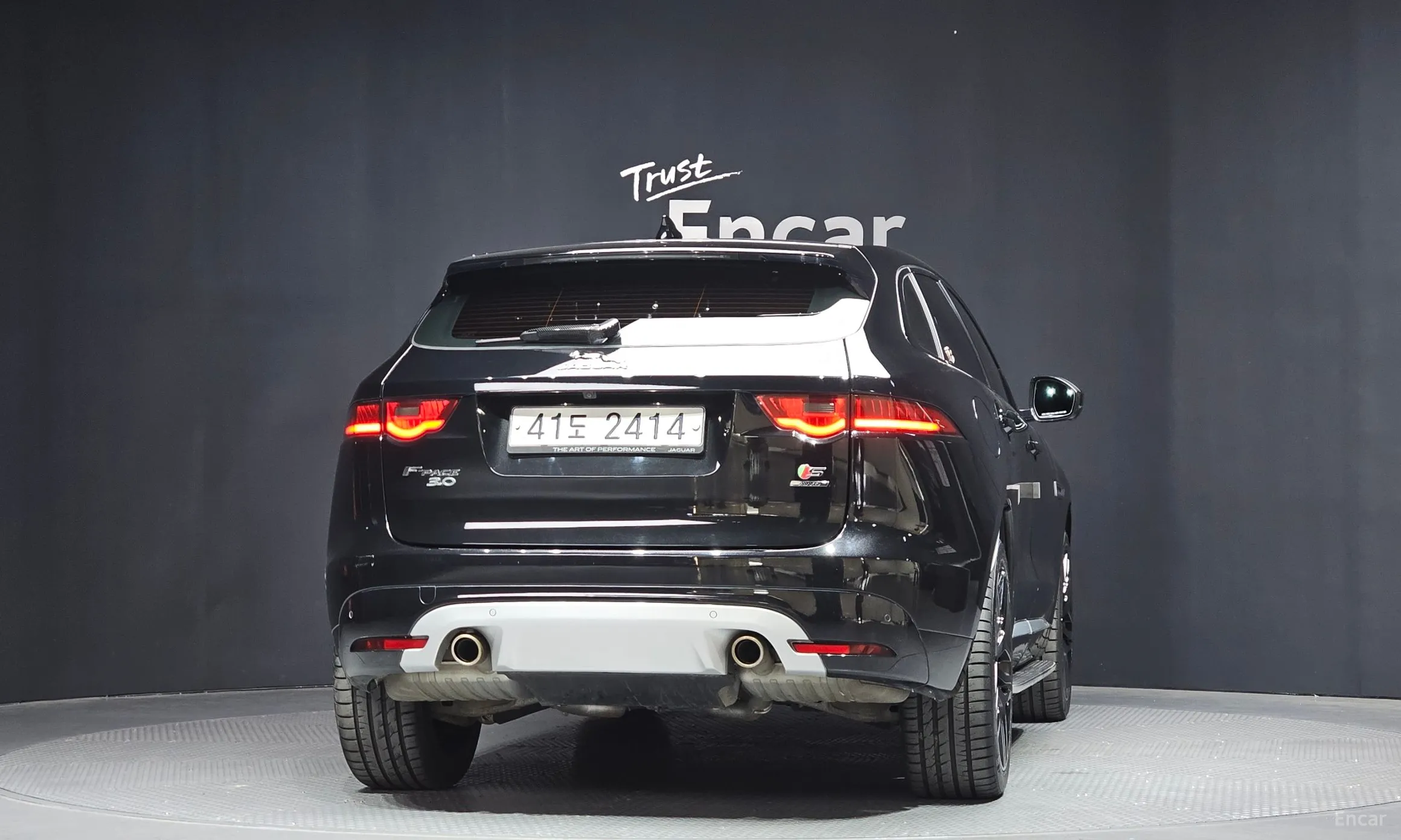 Jaguar F-PACE превью 4