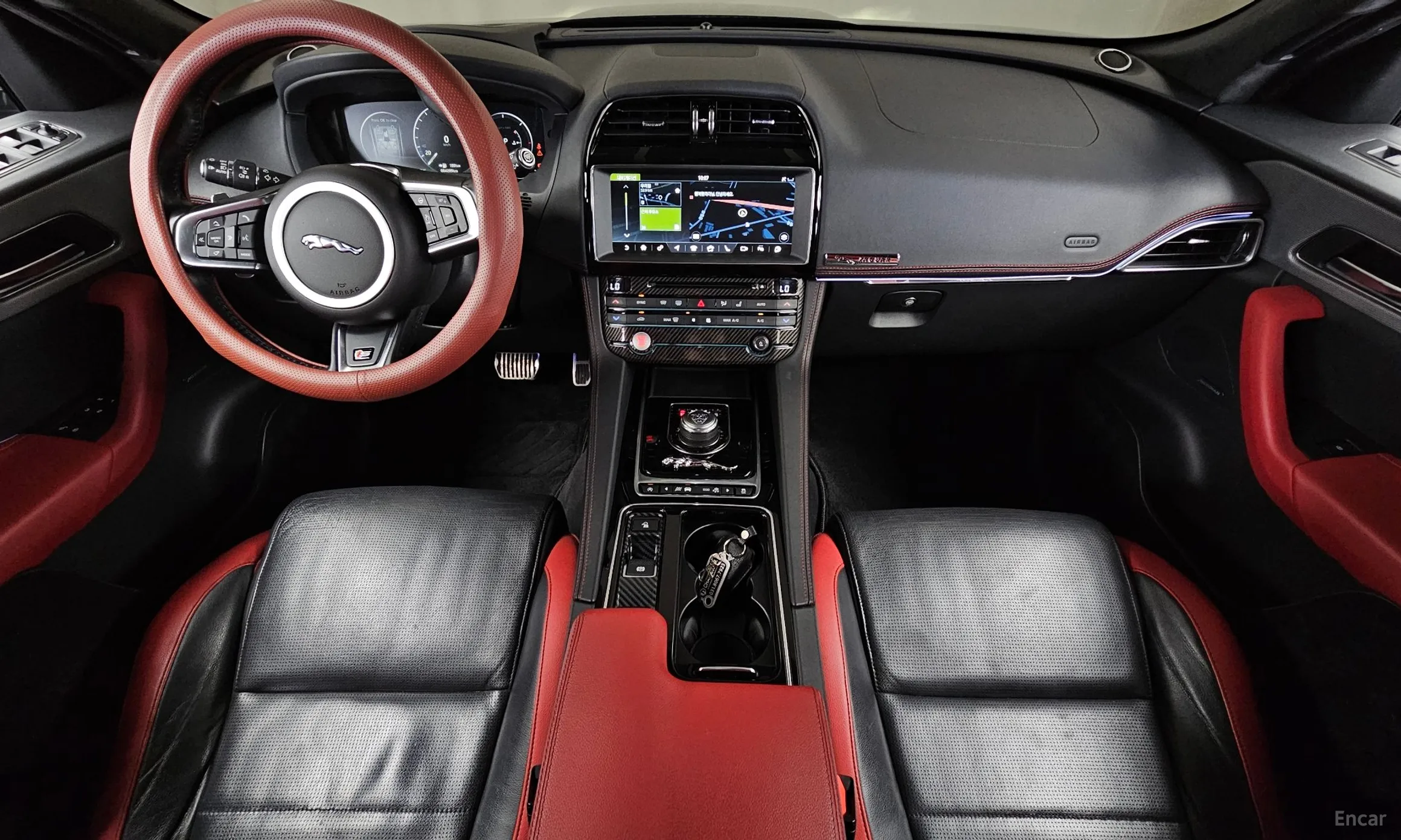 Jaguar F-PACE превью 7