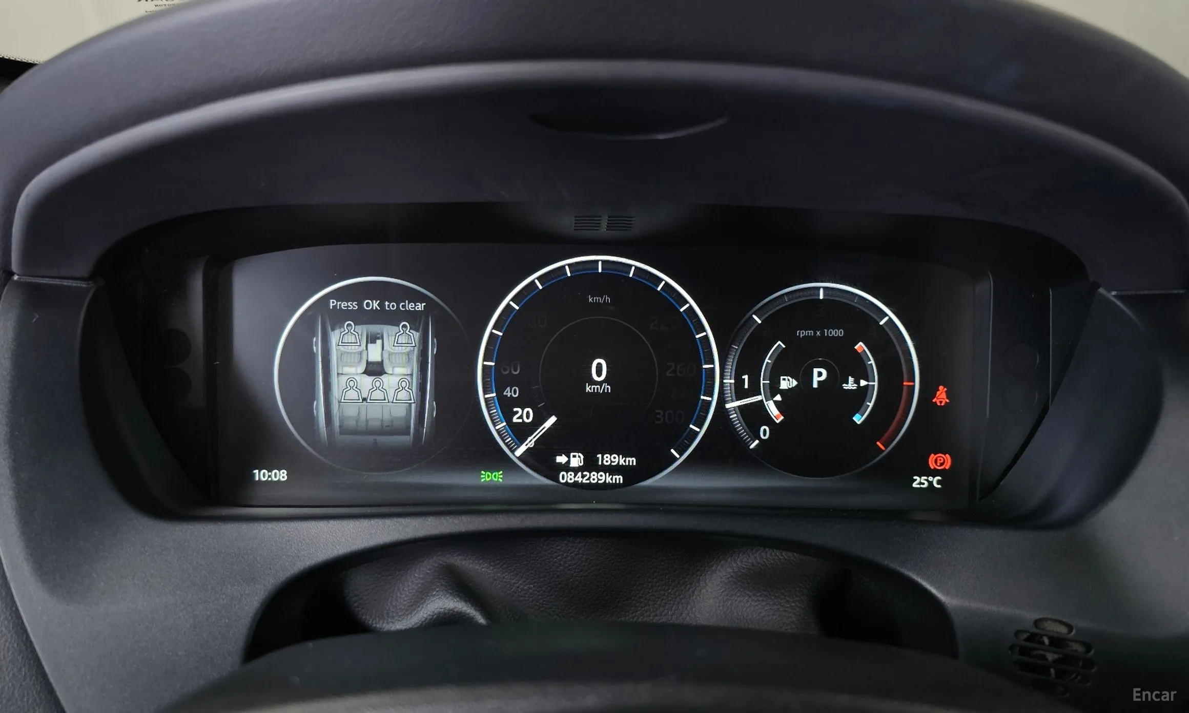Jaguar F-PACE превью 8