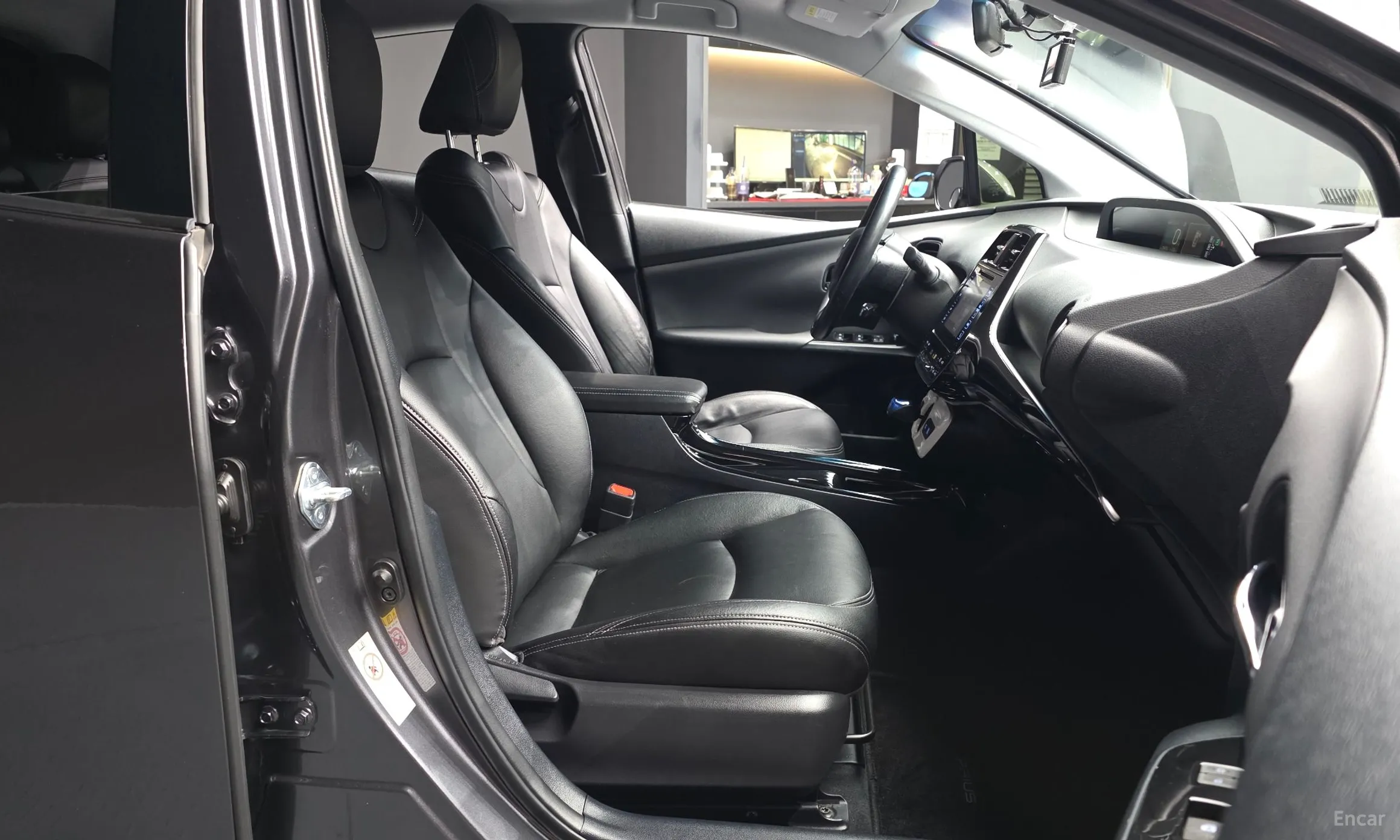 Toyota Prius 4th Generation превью 11