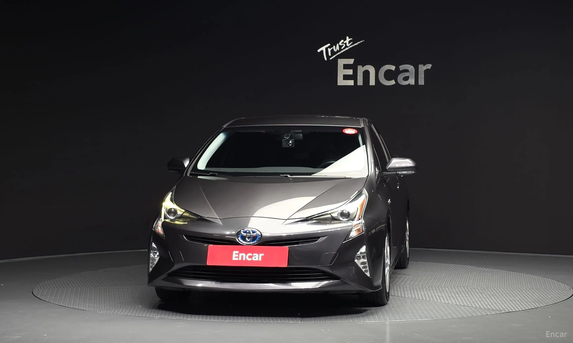 Toyota Prius 4th Generation превью 3