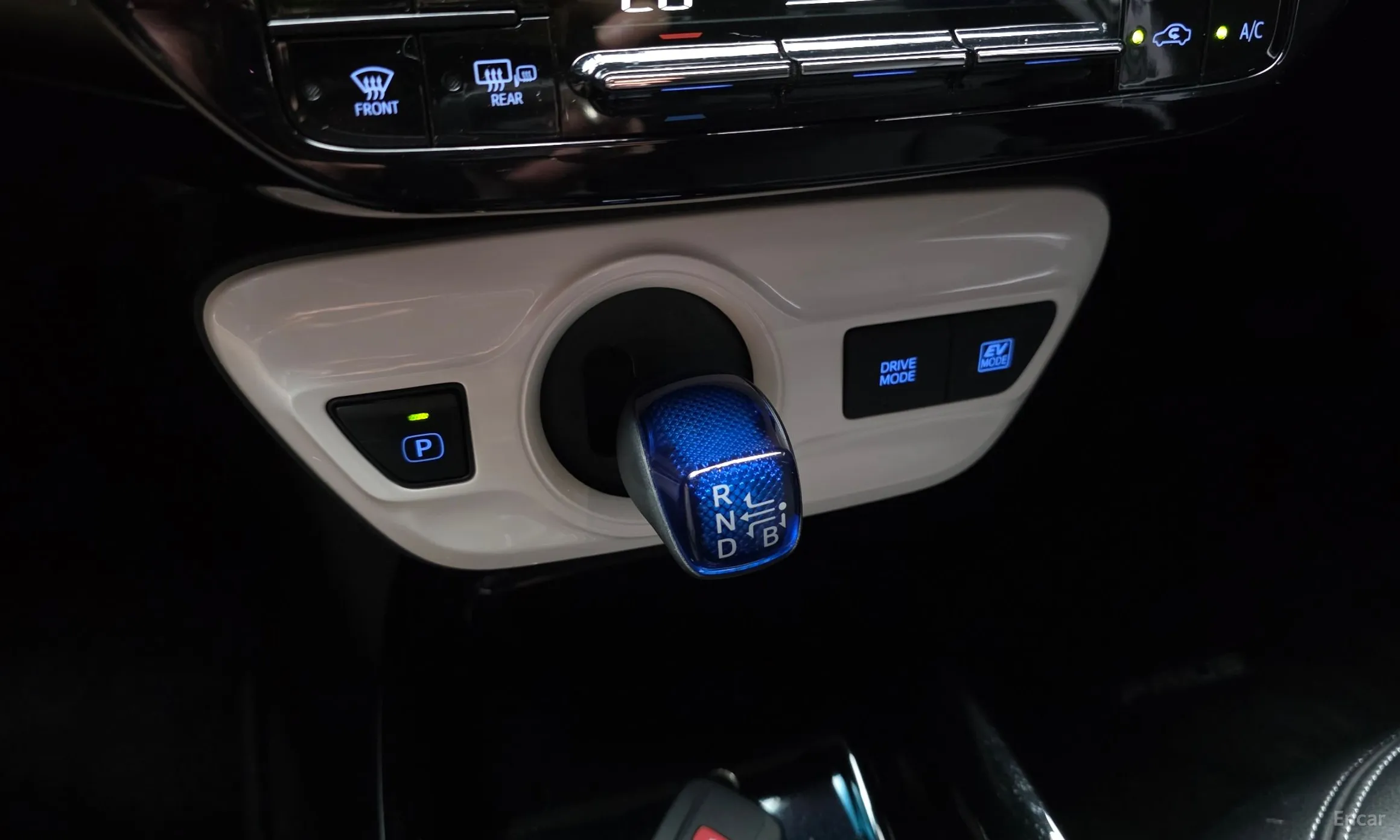 Toyota Prius 4th Generation превью 9