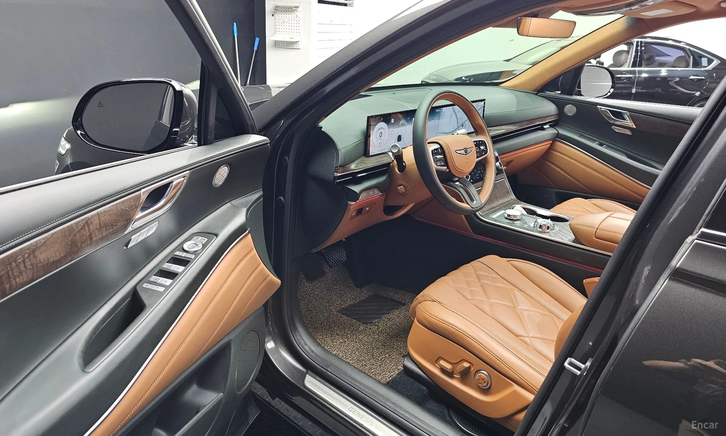 Genesis GV80 превью 10