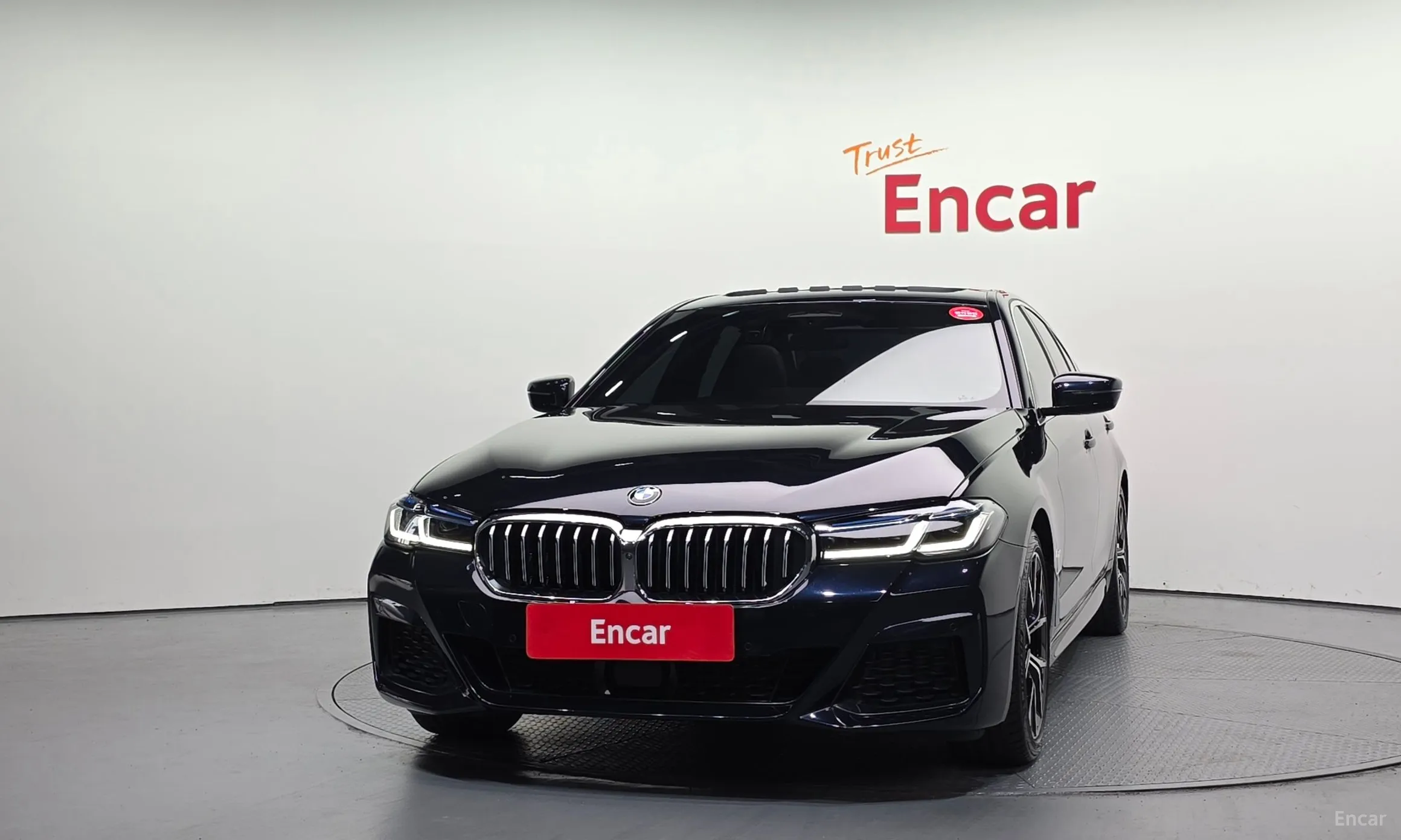 BMW 5 Series (G30) превью 3