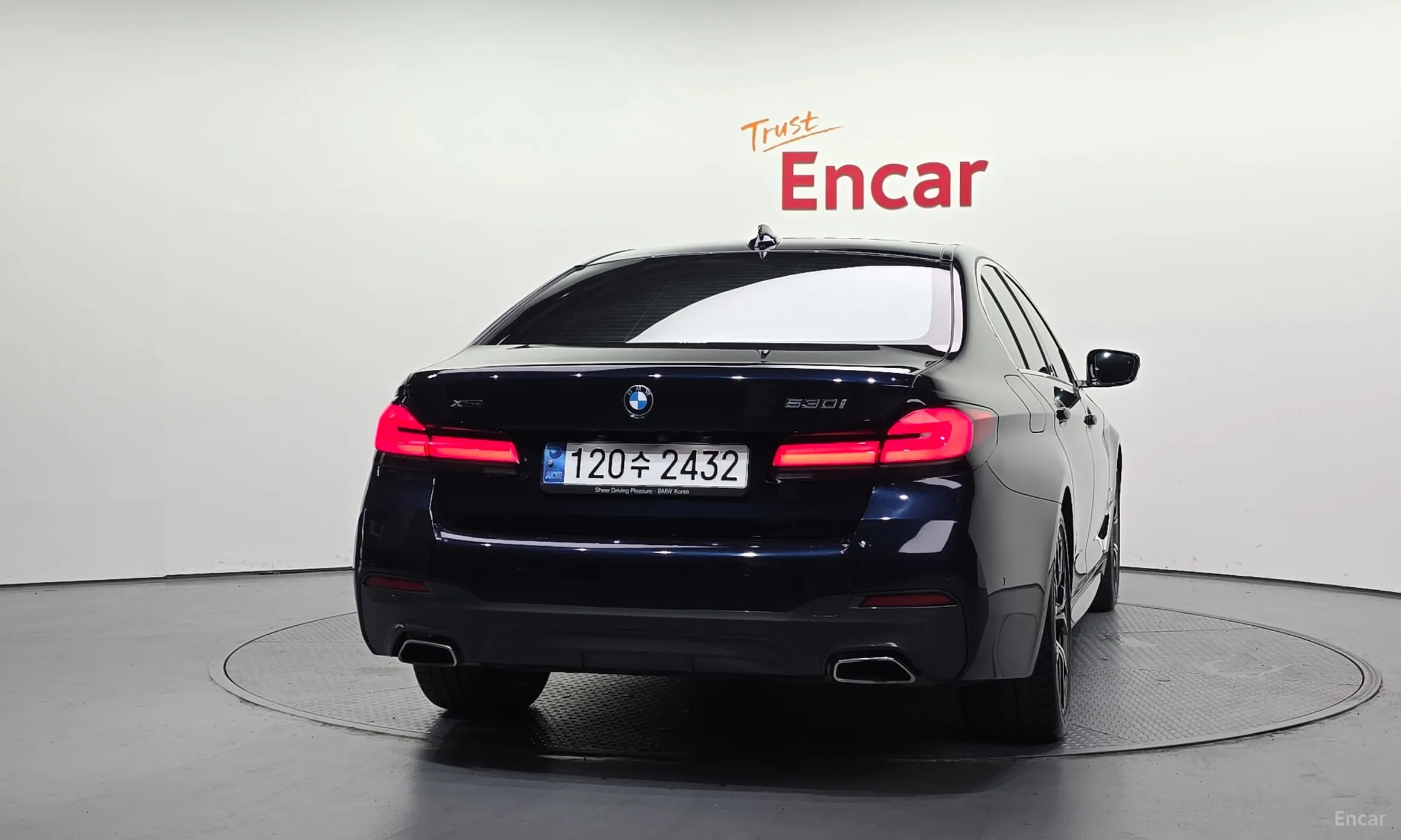 BMW 5 Series (G30) превью 4