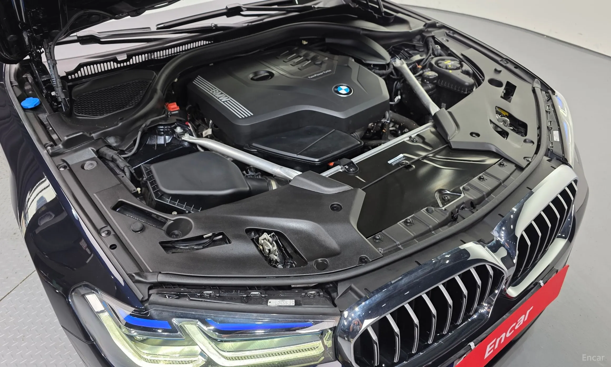BMW 5 Series (G30) превью 6