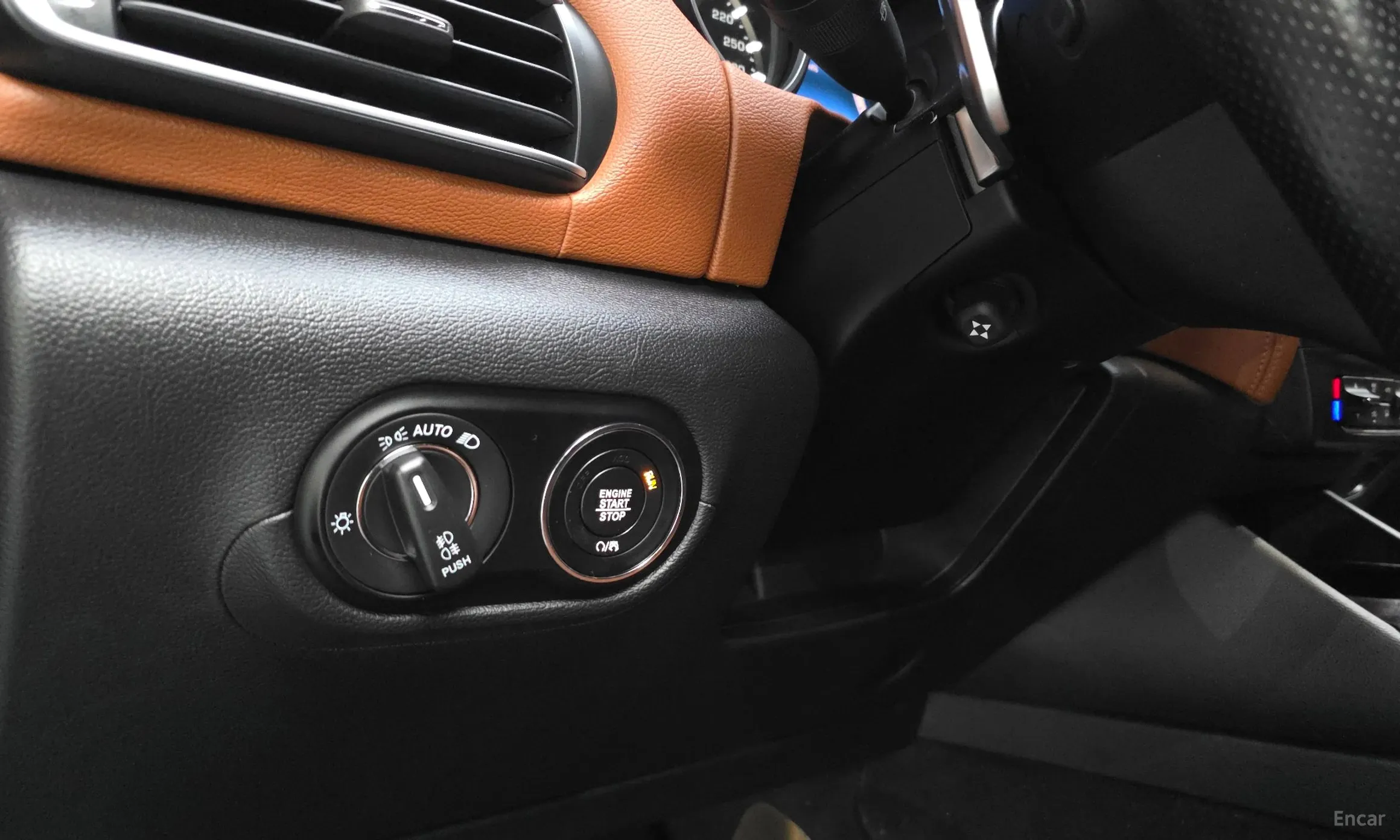 Maserati Levante превью 13