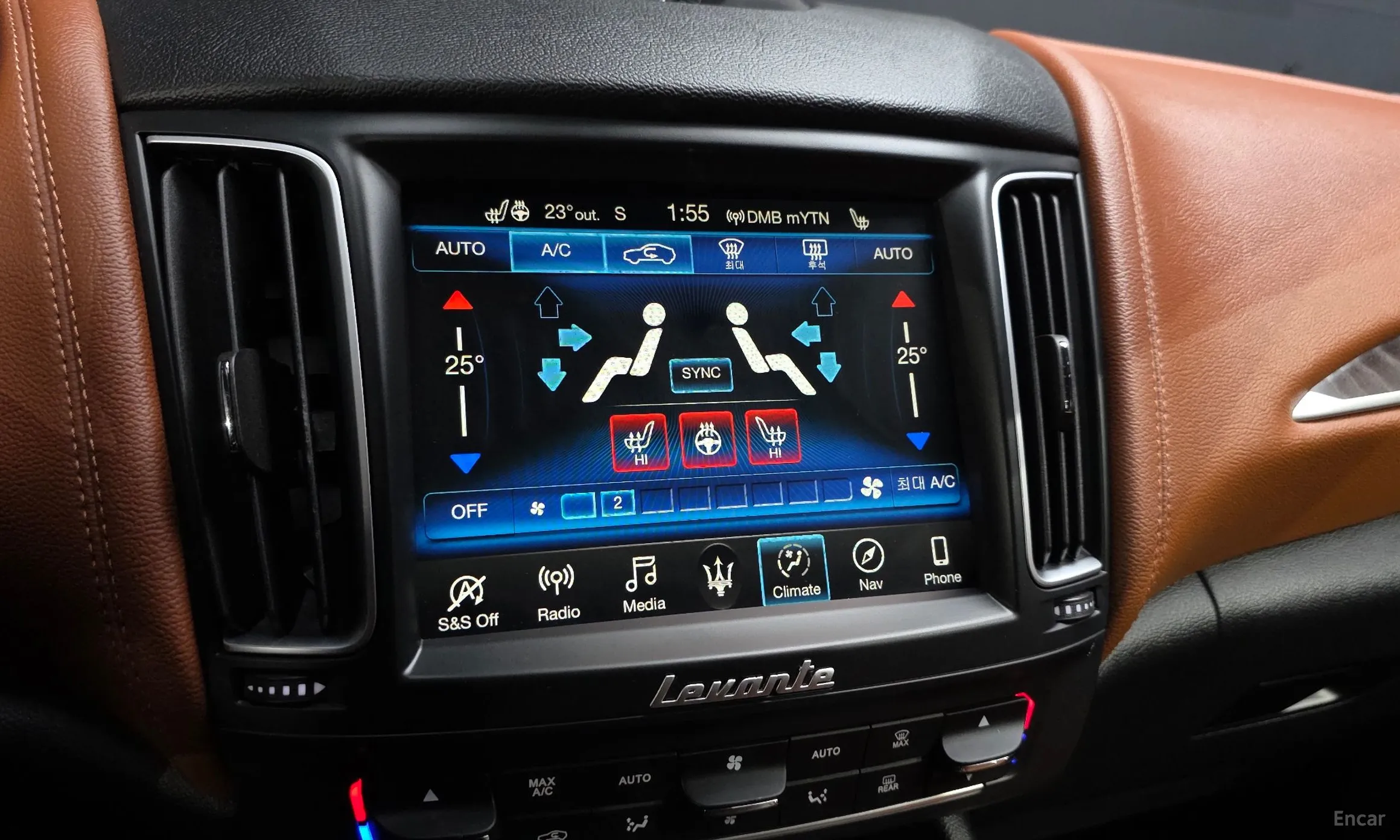 Maserati Levante превью 17