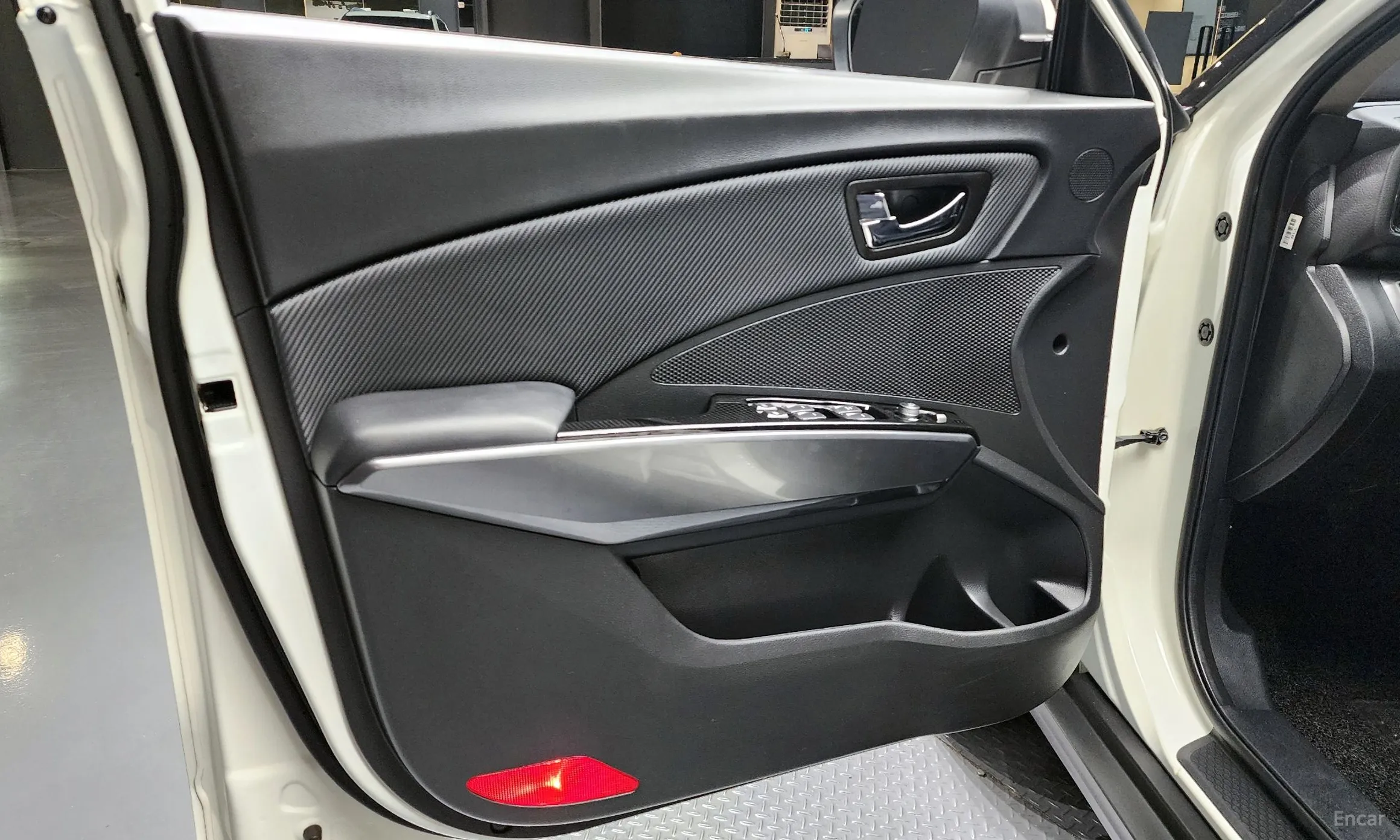 KG Mobility (SsangYong) Berry New Tivoli превью 10