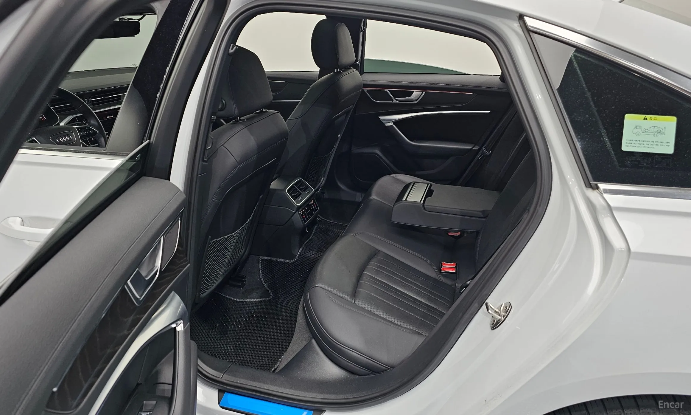 Audi A6 (C8) превью 12