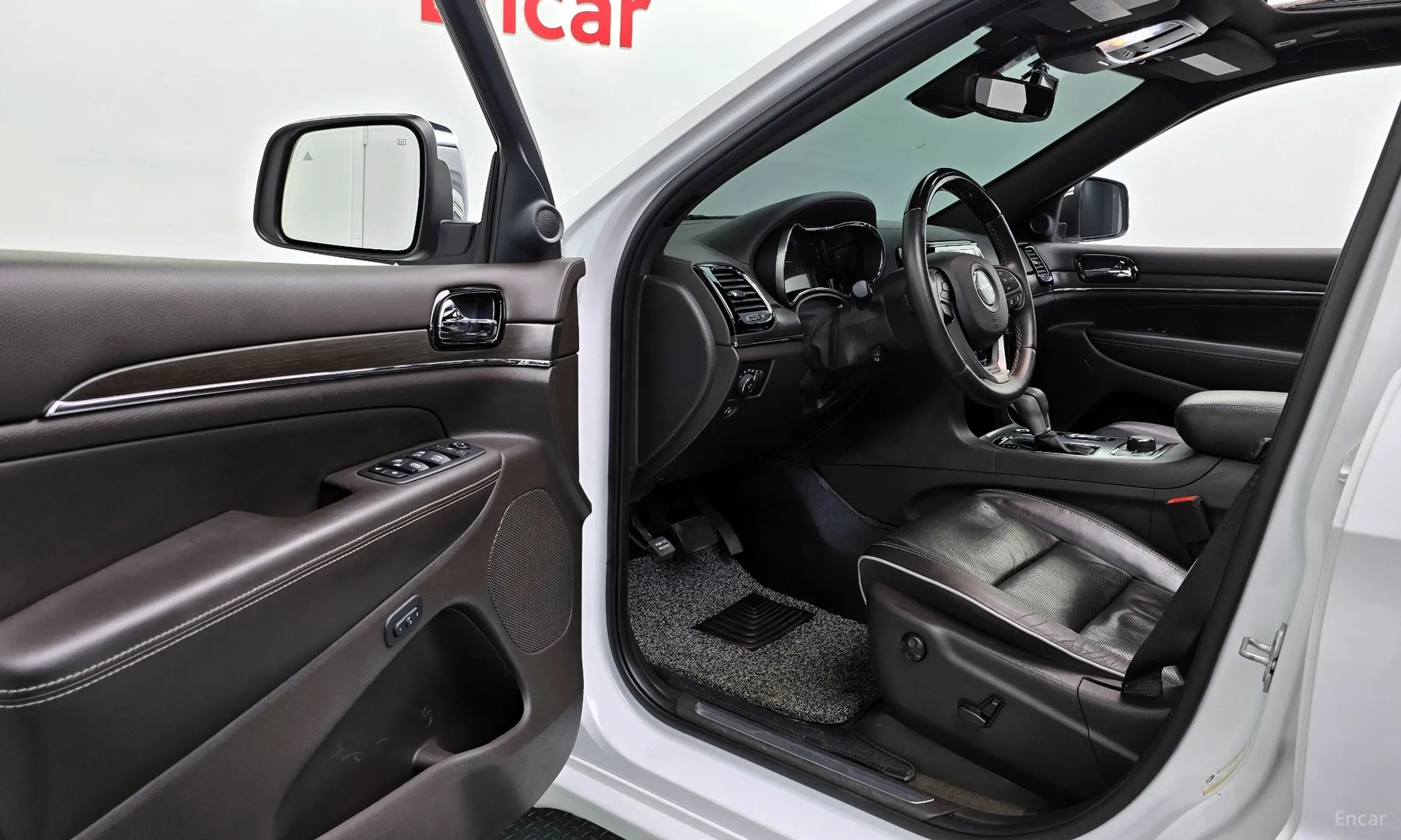 Jeep Grand Cherokee превью 10